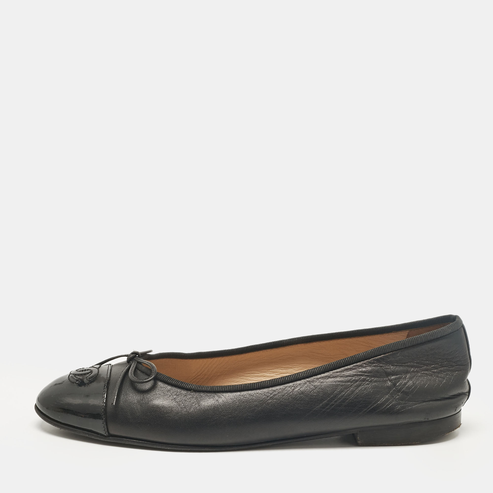 

Chanel Black Leather and Patent CC Ballet Flats Size