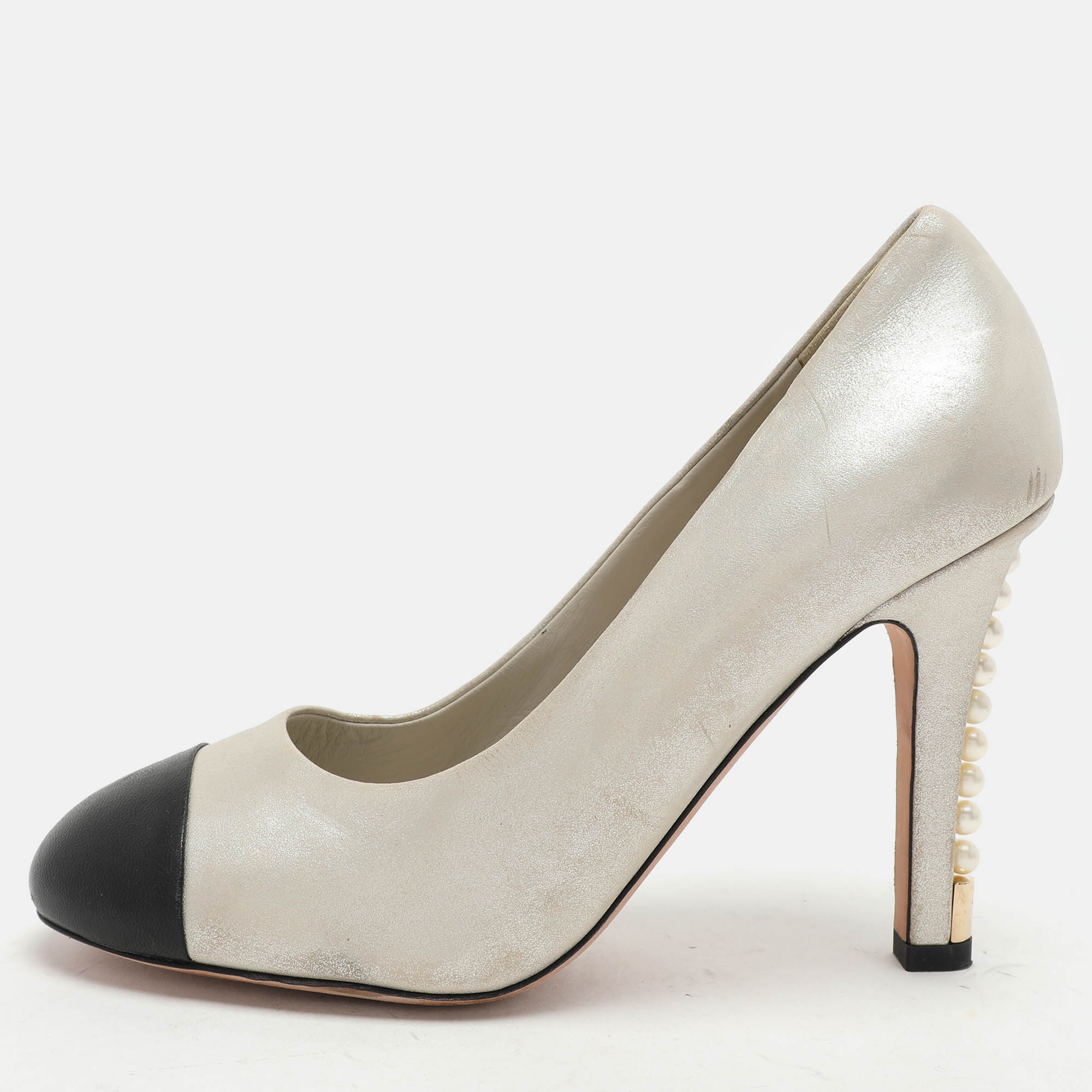 

Chanel Silver/Black Leather Cap Toe Embellished Pumps Size