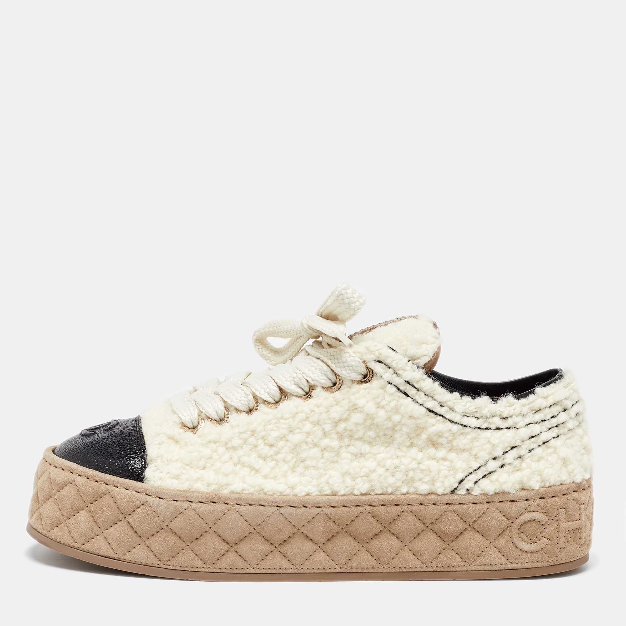 

Chanel Beige/Black Shearling and Leather Cap Toe CC Low Top Sneakers Size