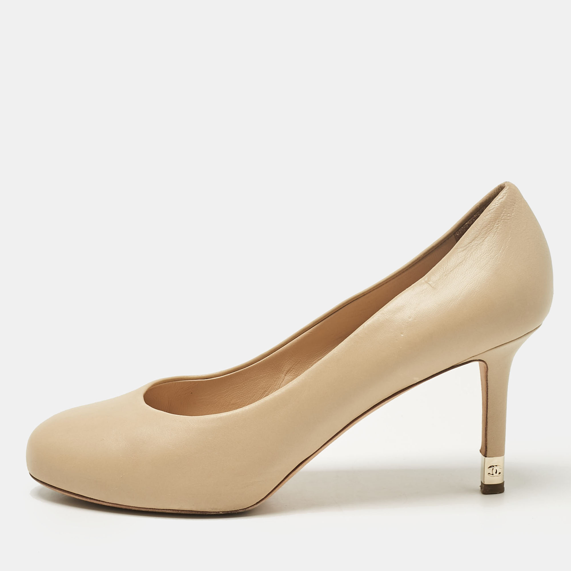 

Chanel Beige Leather Round Toe Pumps Size