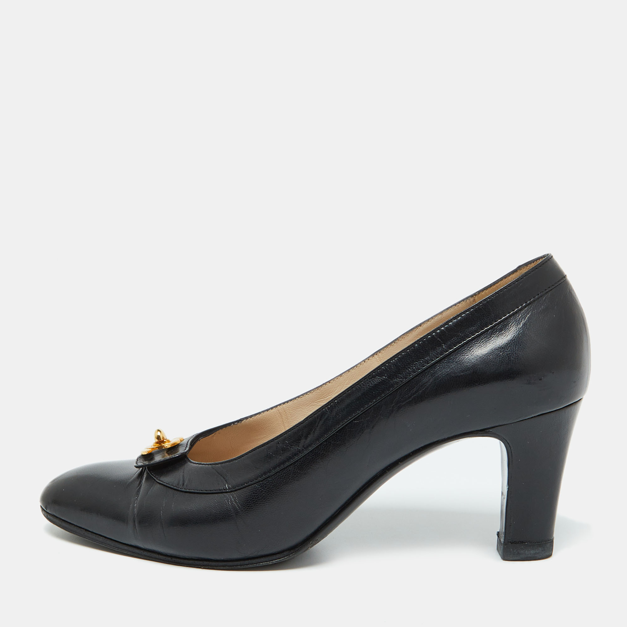 

Chanel Black Leather CC Lock Pumps Size