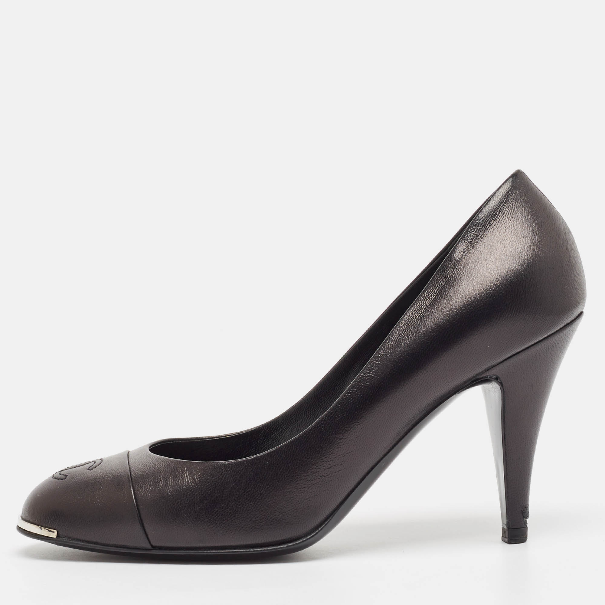 

Chanel Black Leather CC Round Toe Pumps Size