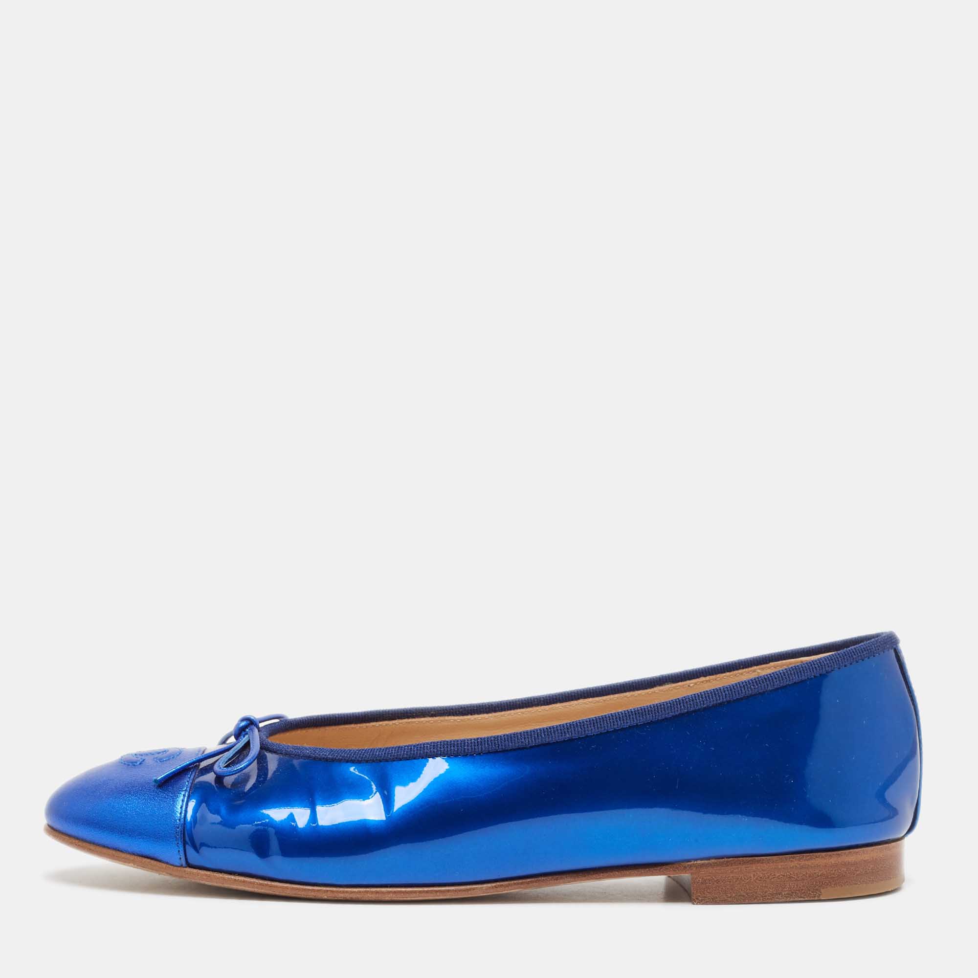 

Chanel Blue Patent and Leather CC Bow Ballet Flats Size