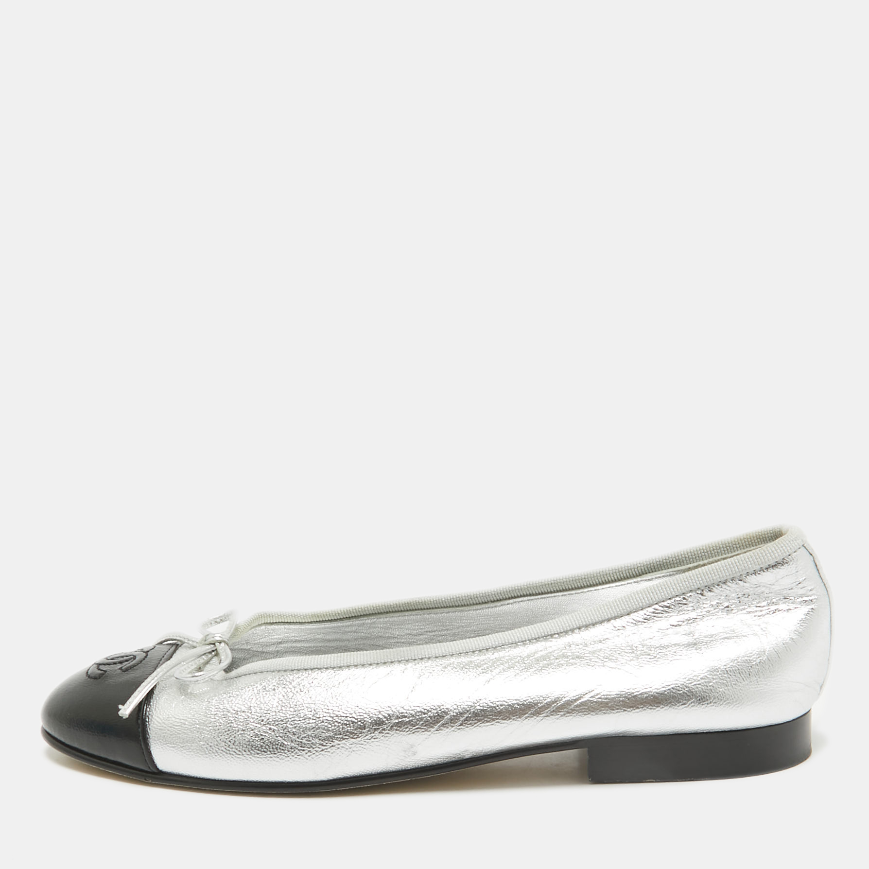 

Chanel Silver/Black Leather CC Bow Ballet Flats Size