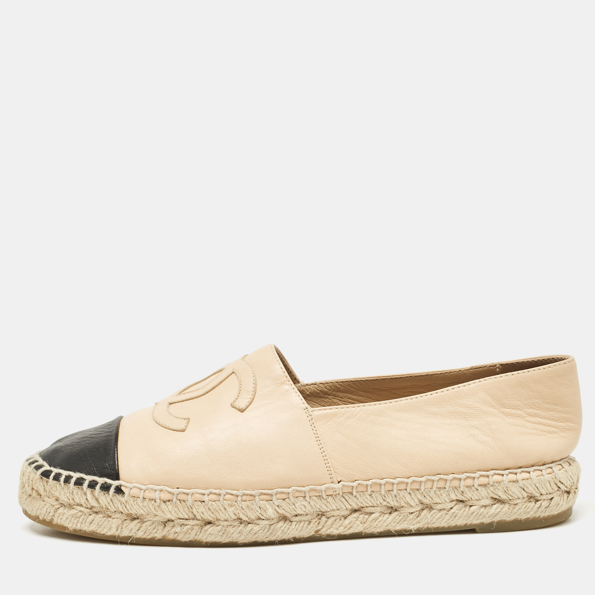 

Chanel Beige/Black Leather CC Espadrille Flats Size