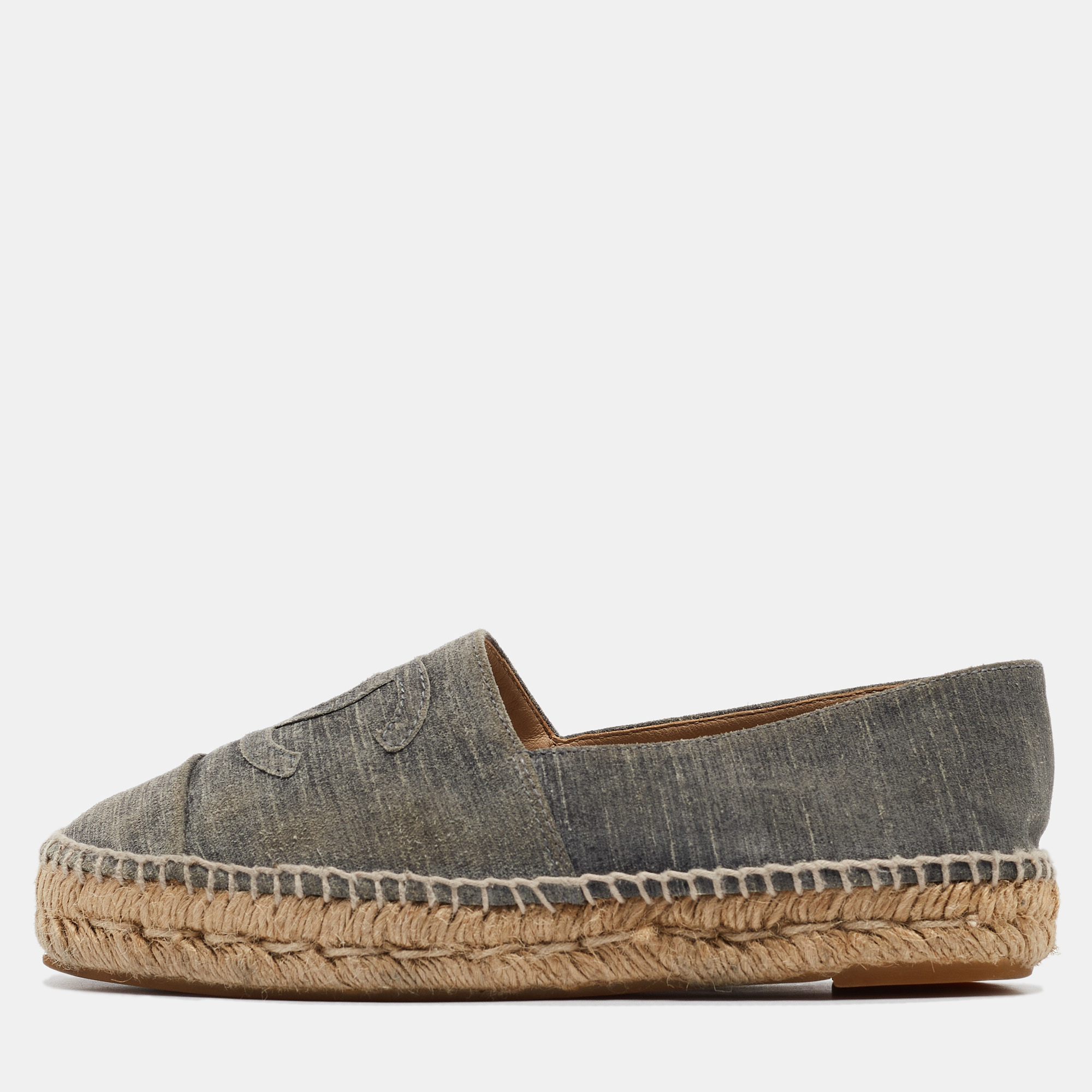 

Chanel Grey Textured Suede CC Espadrille Flats Size