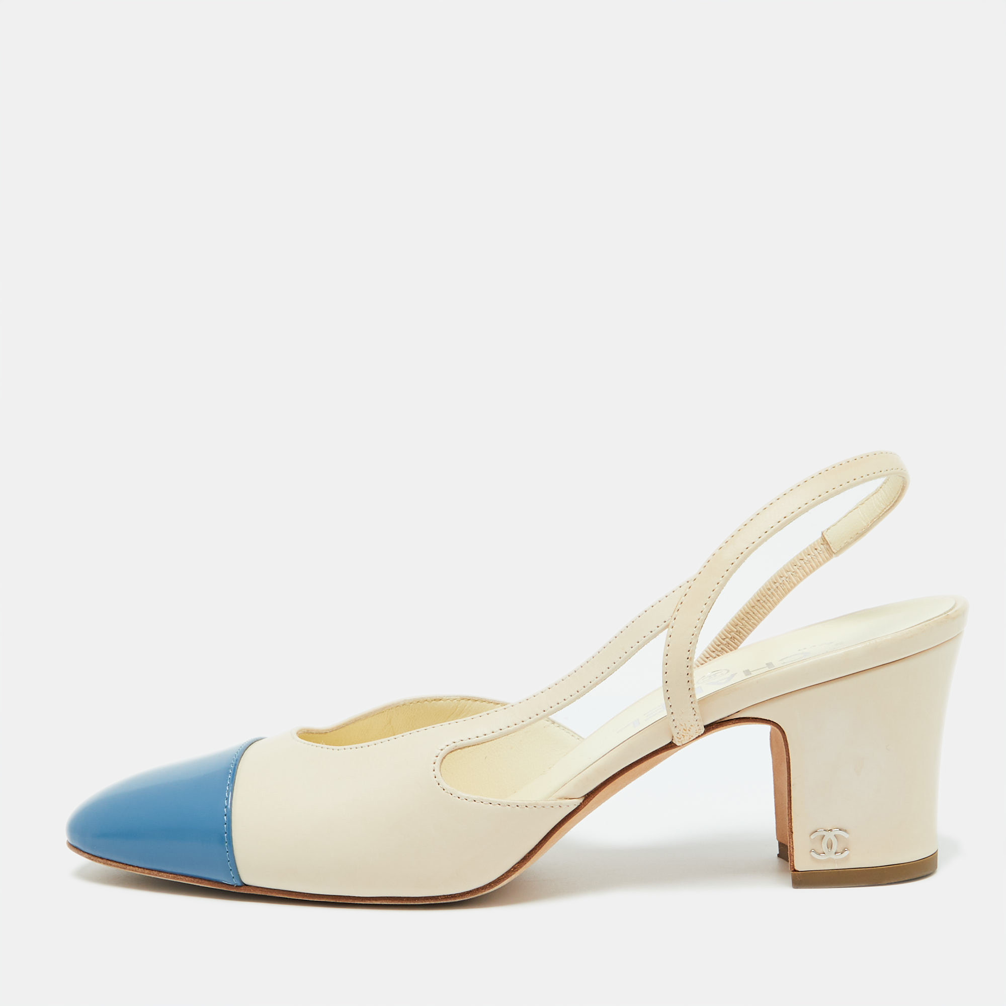 

Chanel Cream/Blue Leather Cap Toe CC Block Heel Slingback Sandals Size