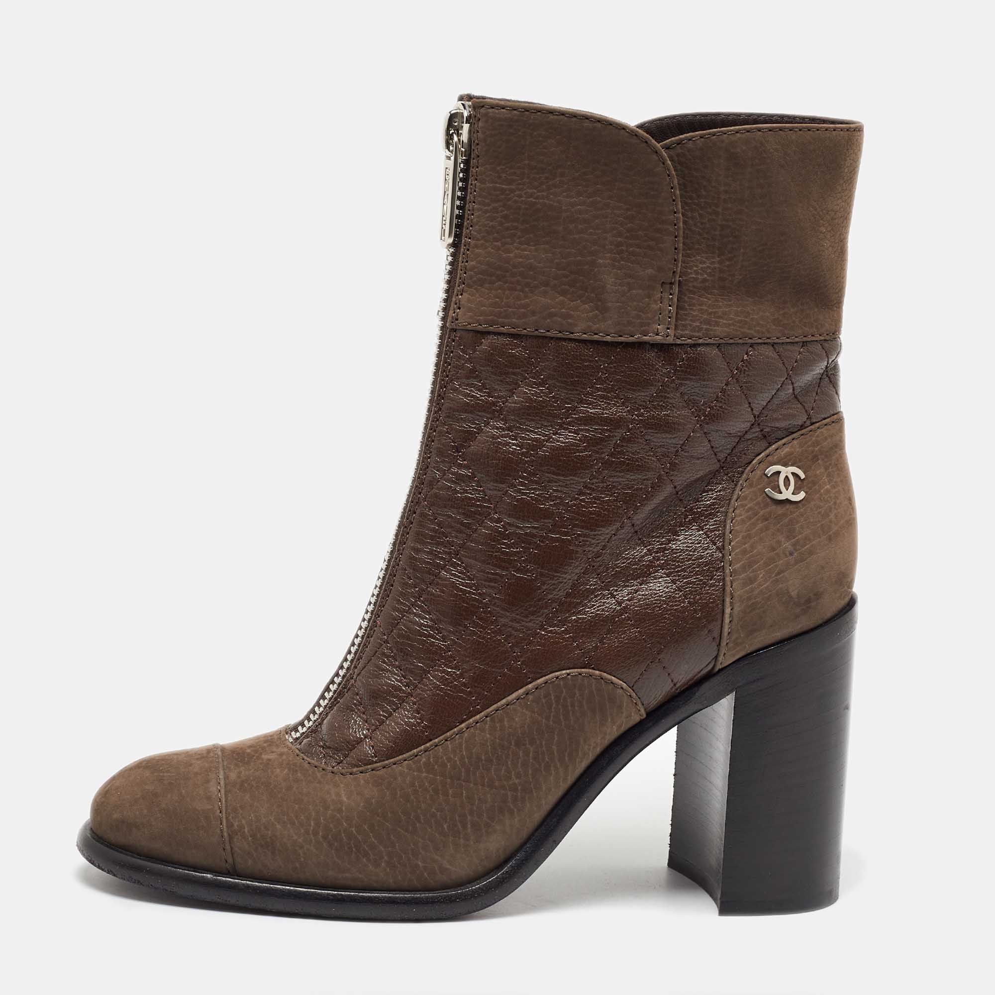 

Chanel Dark Brown Leather Interlocking CC Logo Ankle Length Boots Size