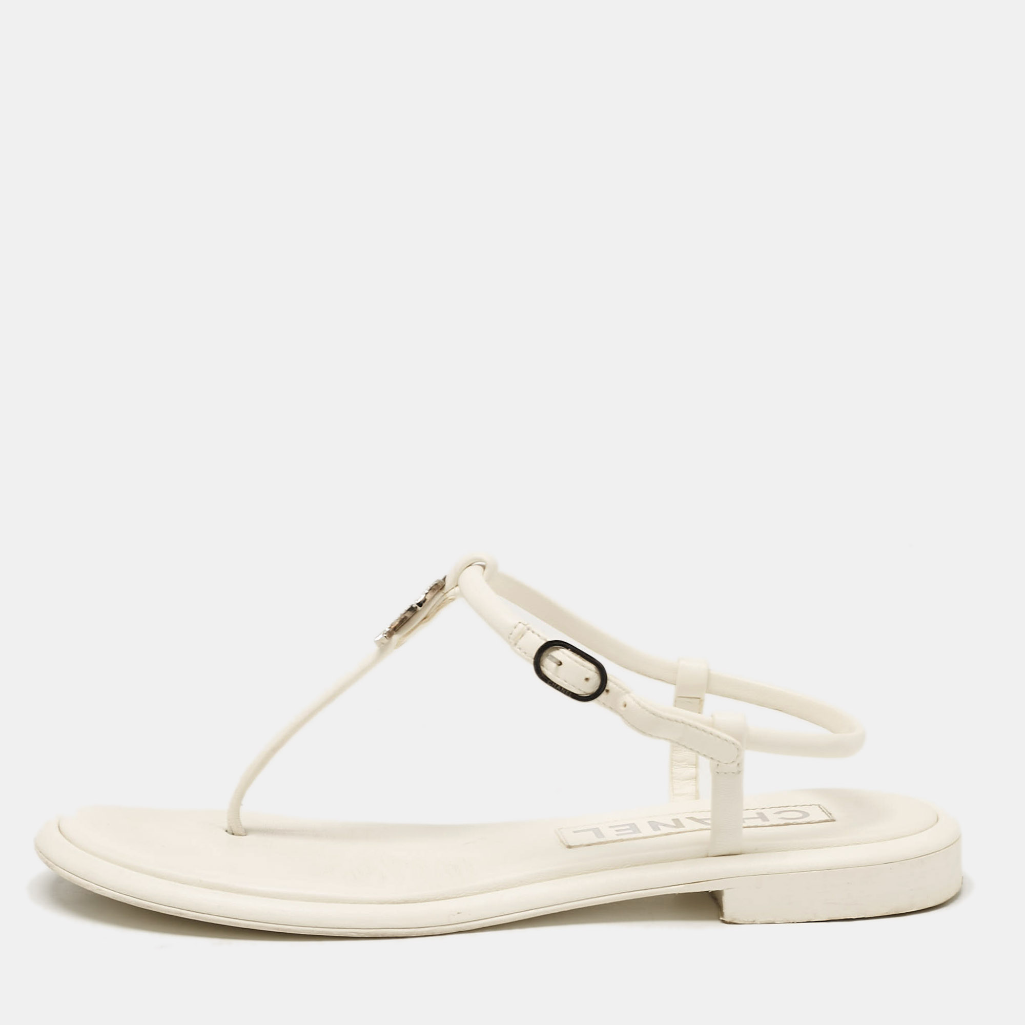 

Chanel White Leather CC Thong Sandals Size