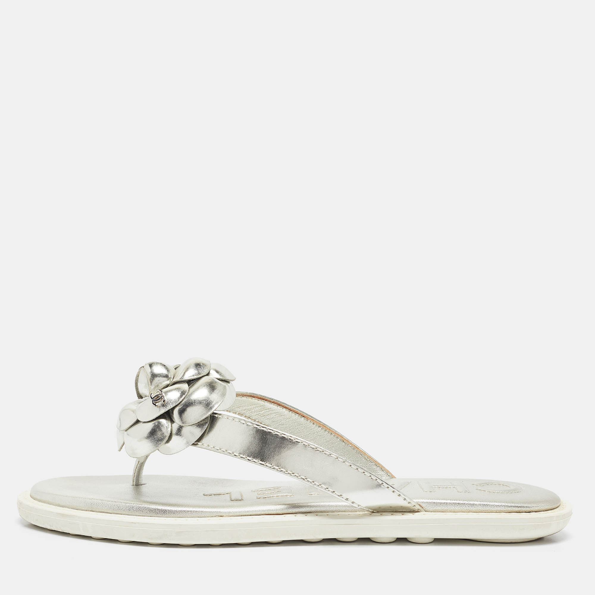 

Chanel Silver Leather Camellia Thong Flats Size