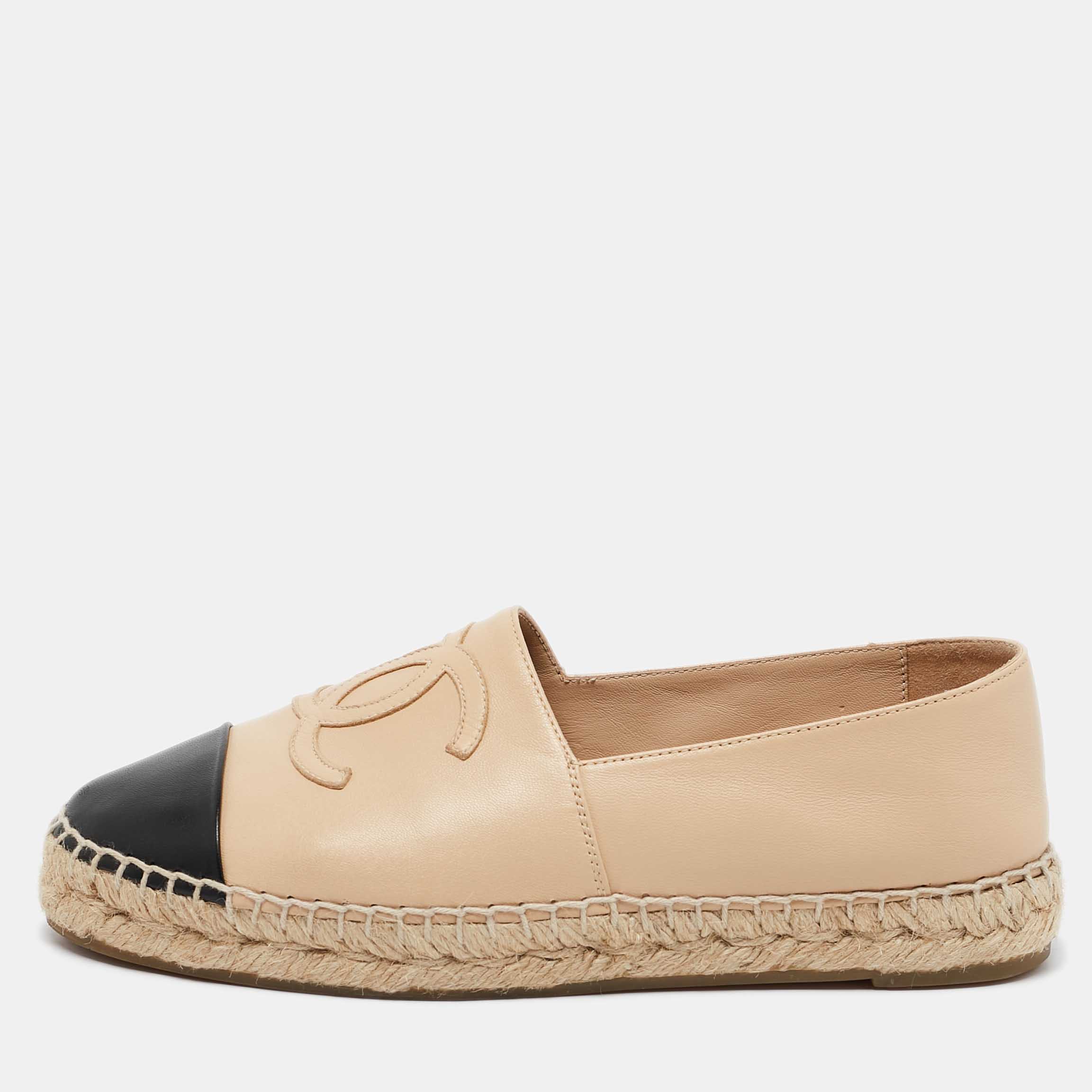 

Chanel Beige/Black Leather CC Espadrille Flats Size