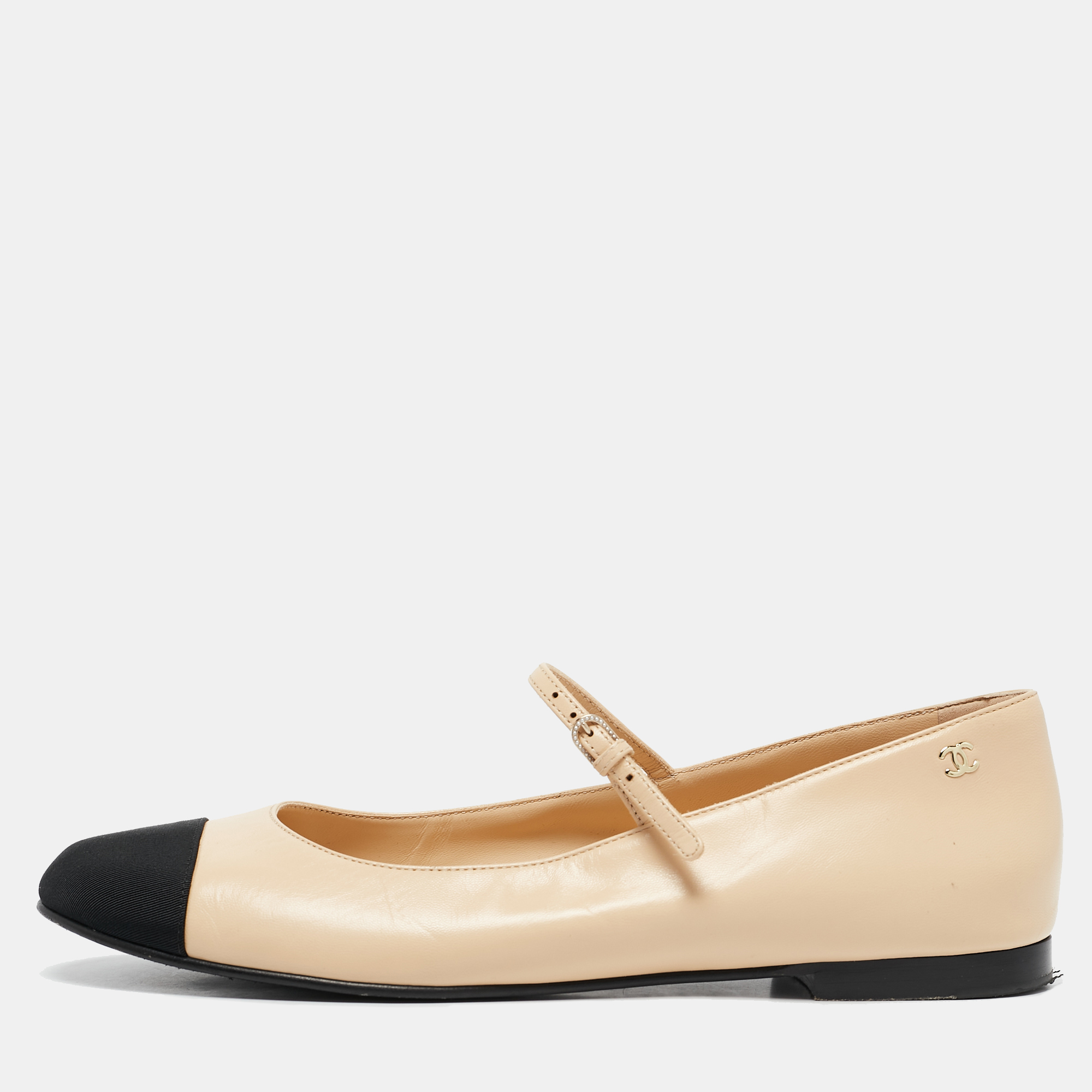 

Chanel Beige/Black Leather Cap Toe Ballet Flats Size