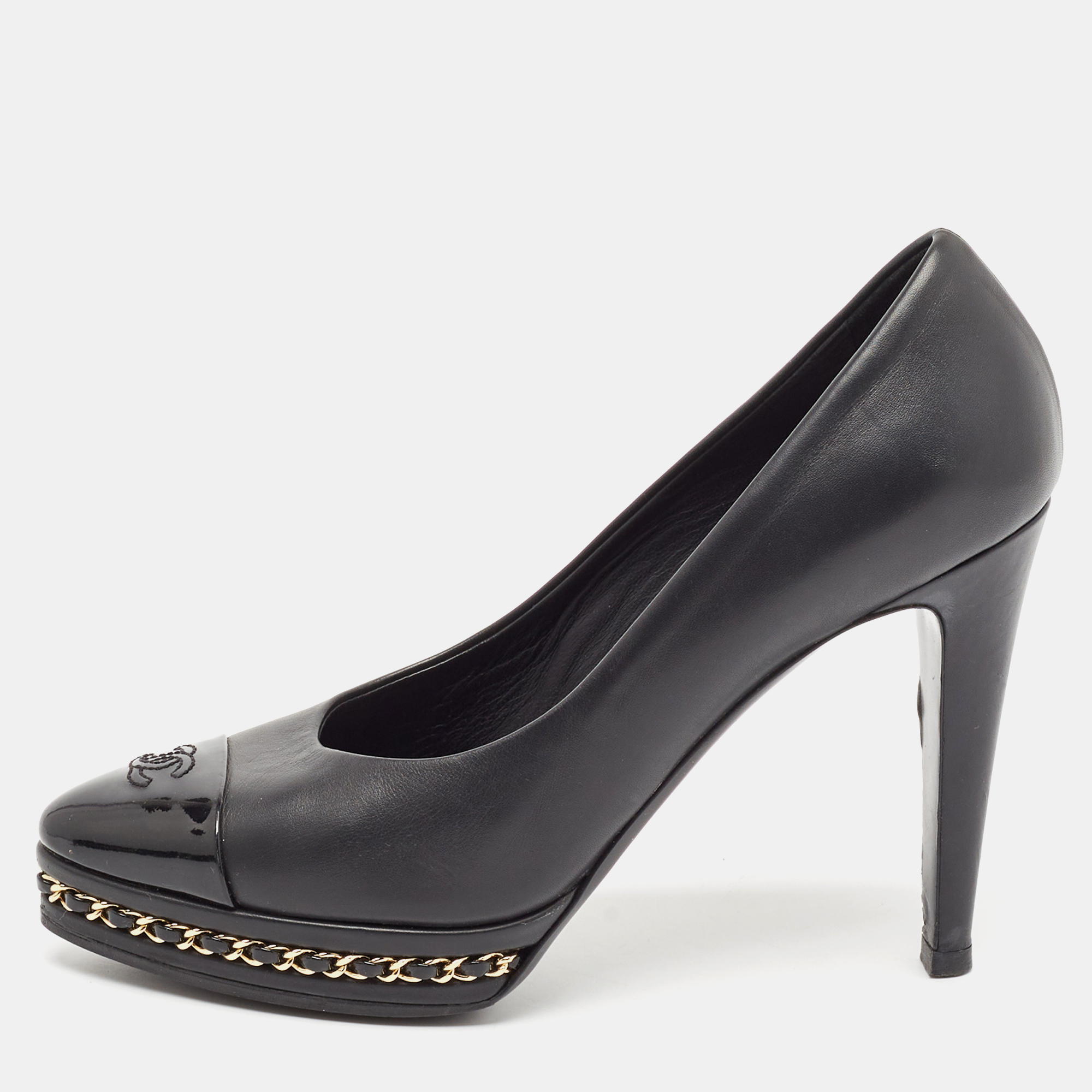 

Chanel Black Leather and Patent Cap Toe CC Pumps Size