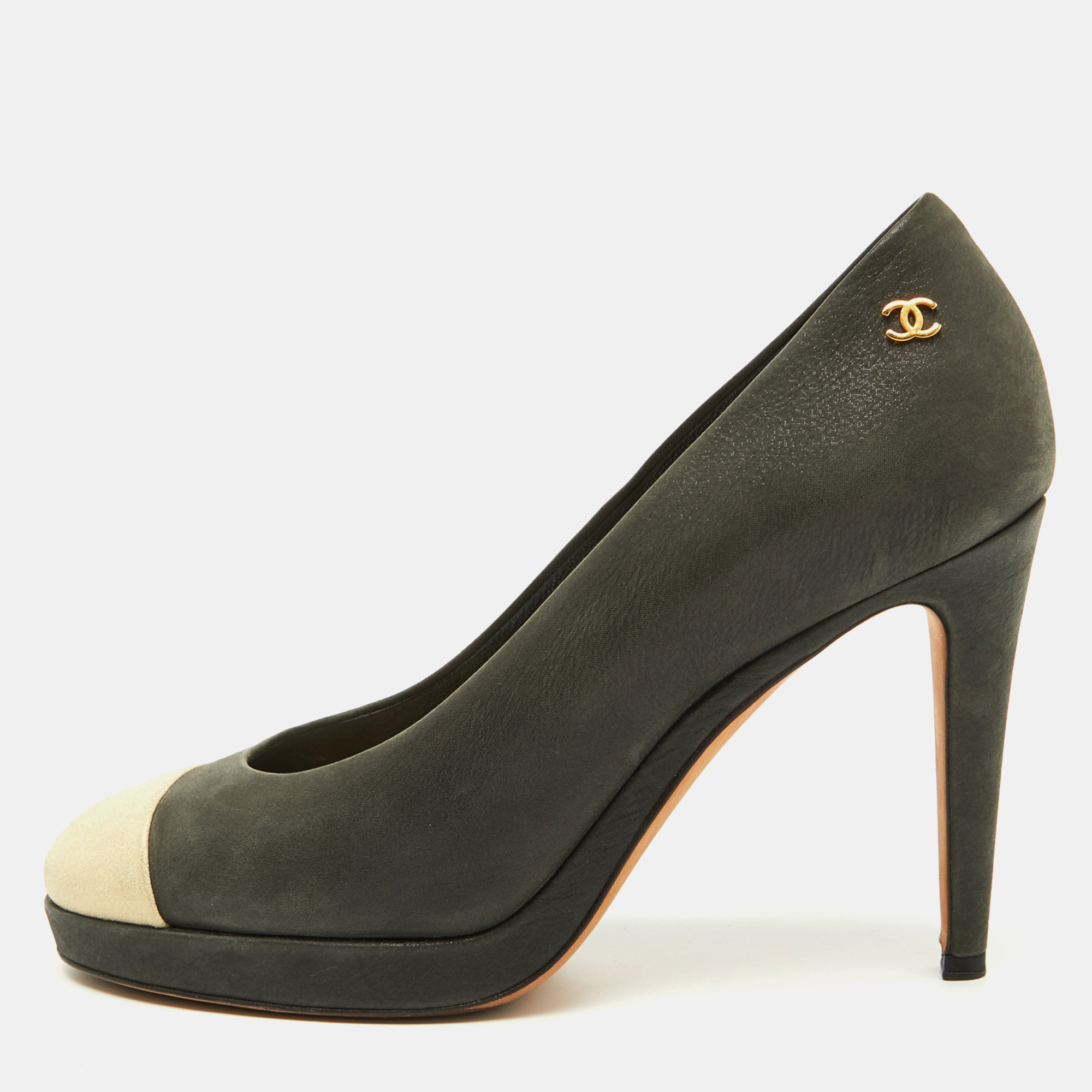 

Chanel Dark Grey/Gold Leather CC Cap Toe Pumps Size