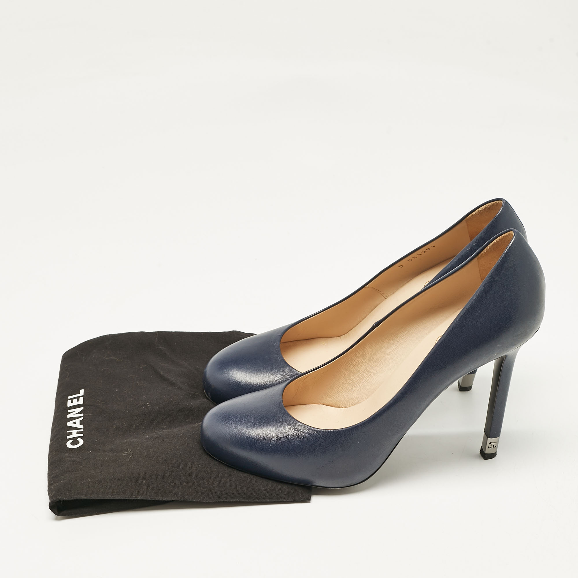 Chanel Navy Blue Leather Platform Pumps Size 39.5 