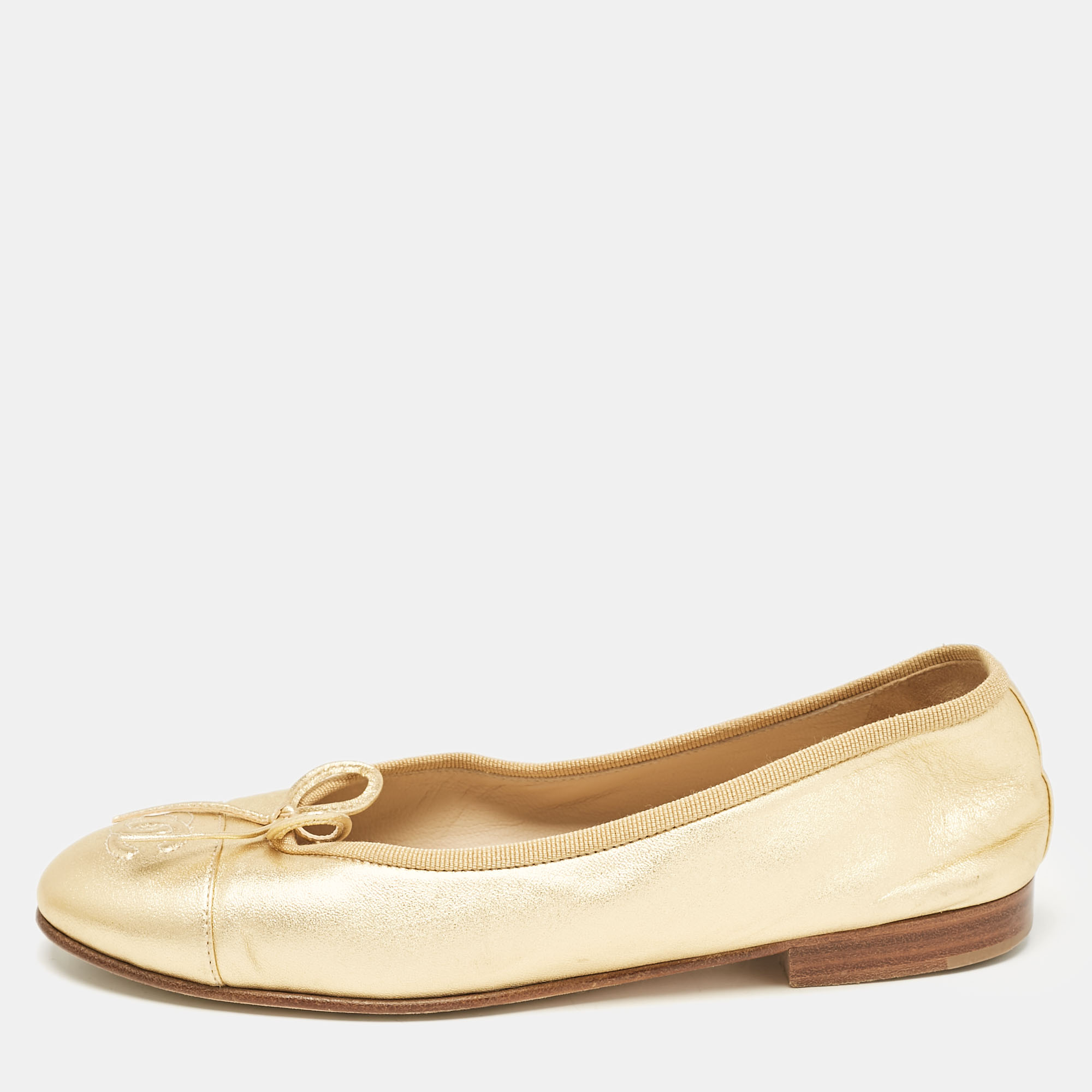 

Chanel Gold Leather Cap Toe CC Bow Ballet Flats Size