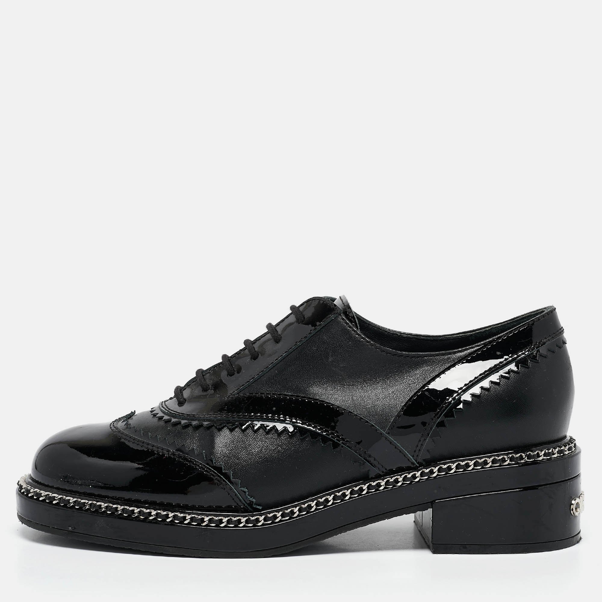 

Chanel Black Leather and Patent CC Lace Up Oxfords Size