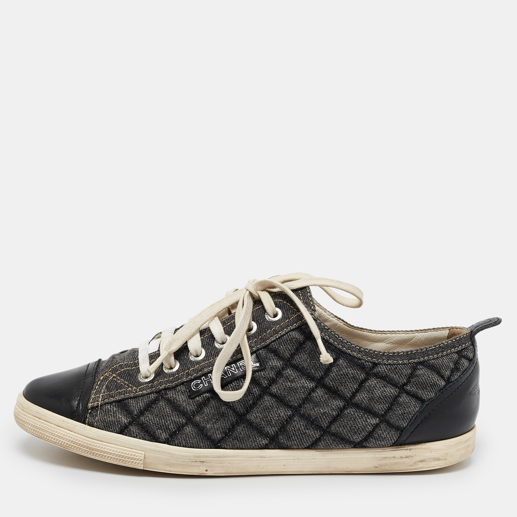 

Chanel Grey/Black Quilted Pattern Leather Trim Embellishment Sneakers Size