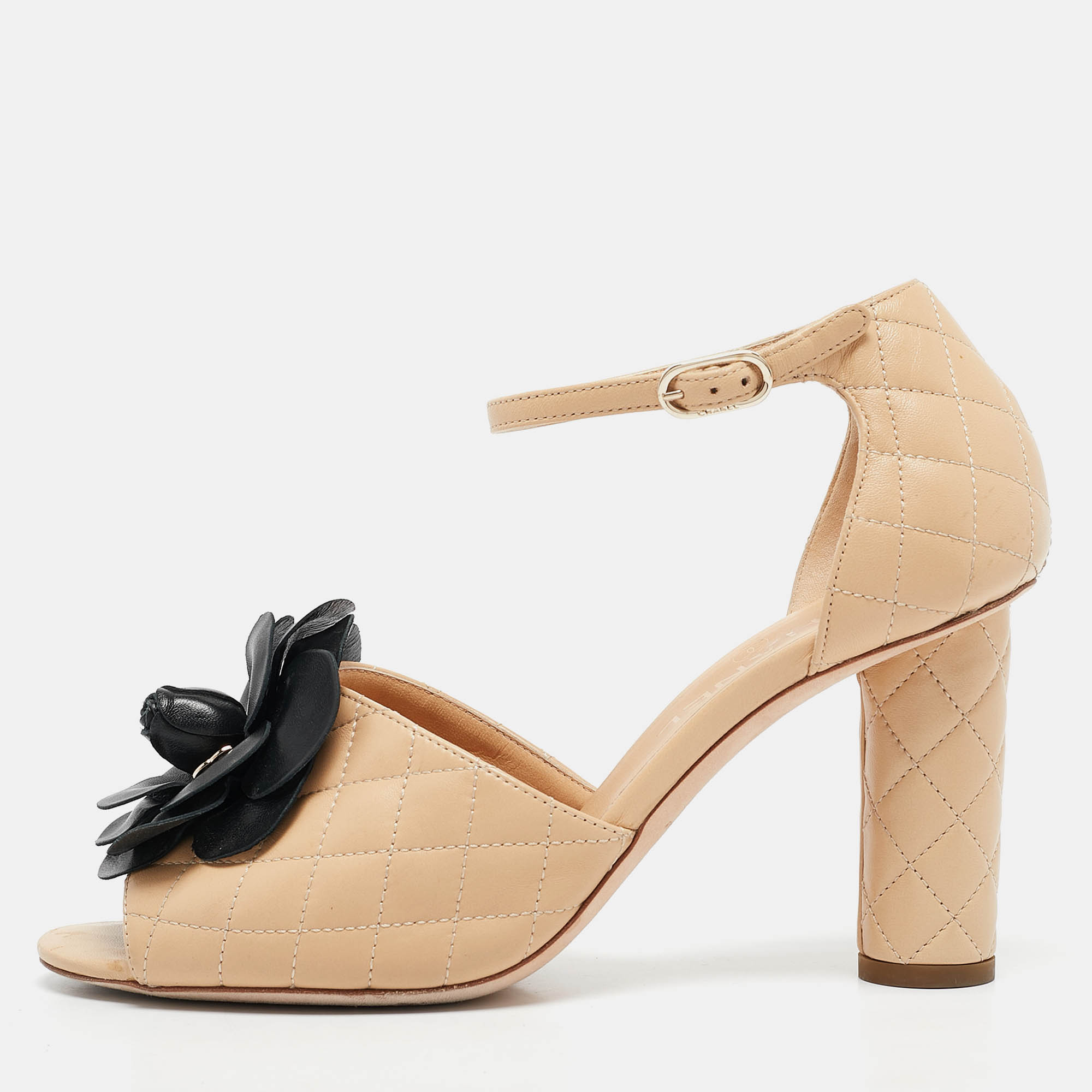 

Chanel Beige/Black Quilted Leather Camelia Ankle Strap Sandals Size