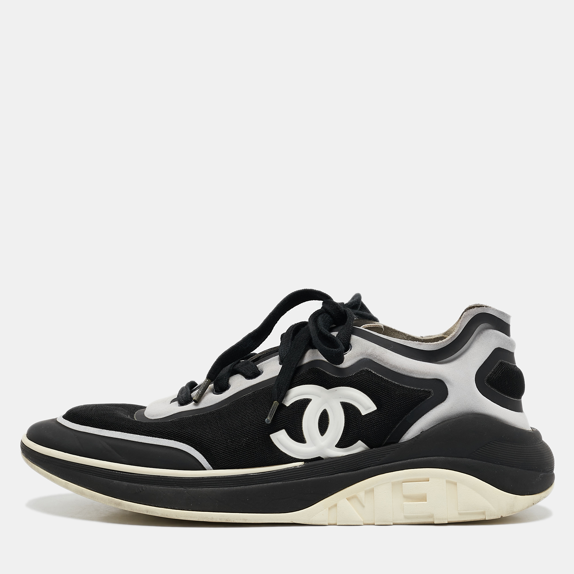 

Chanel Black Fabric and Mesh CC Low Top Sneakers Size