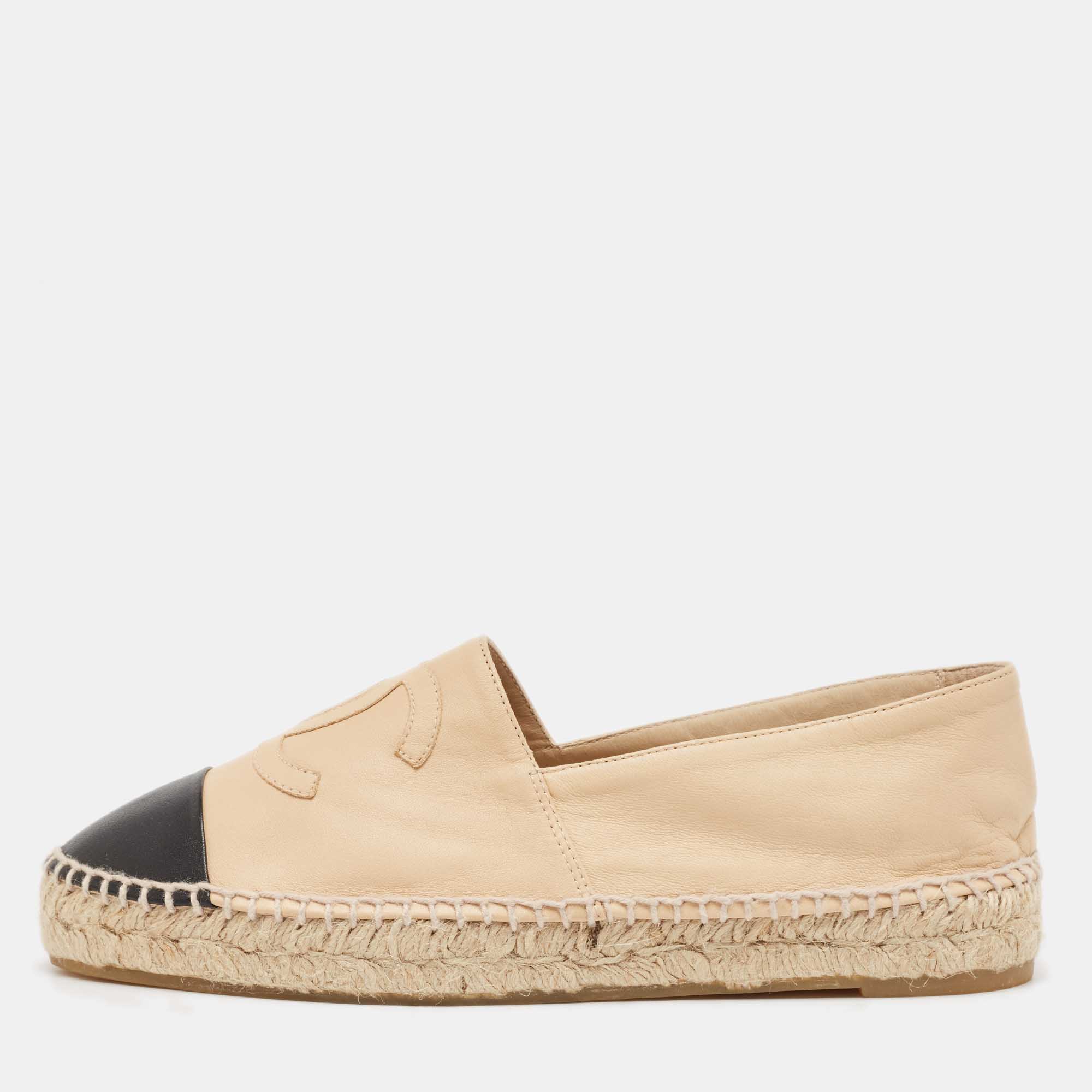 

Chanel Beige/Black Leather CC Cap Toe Espadrille Flats Size