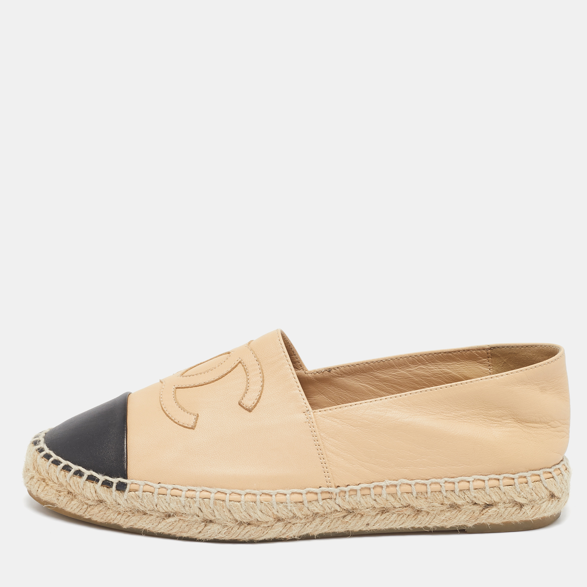 

Chanel Beige/Black Leather CC Cap Toe Espadrille Flats Size