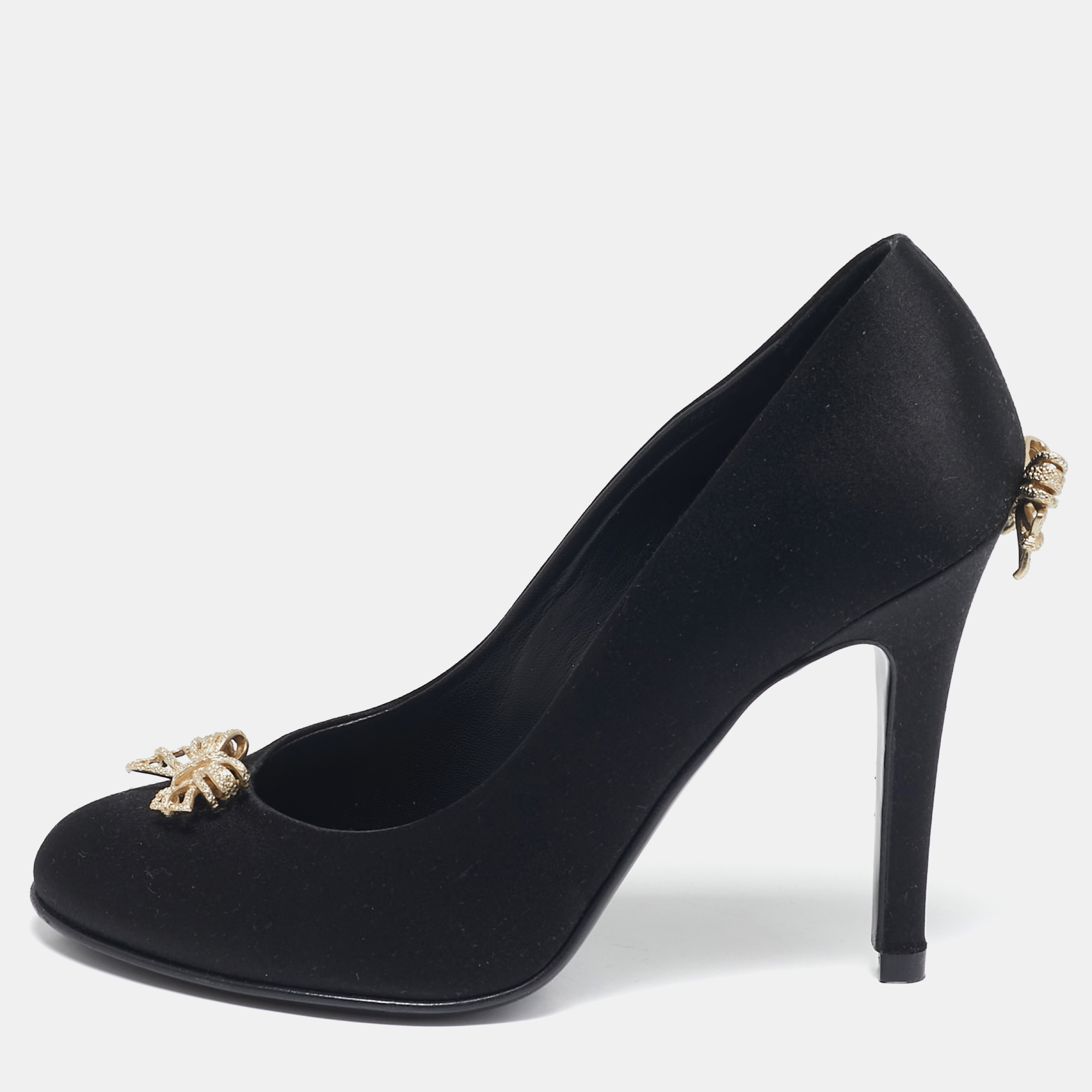 

Chanel Black Satin Bow Embellished Pumps Size