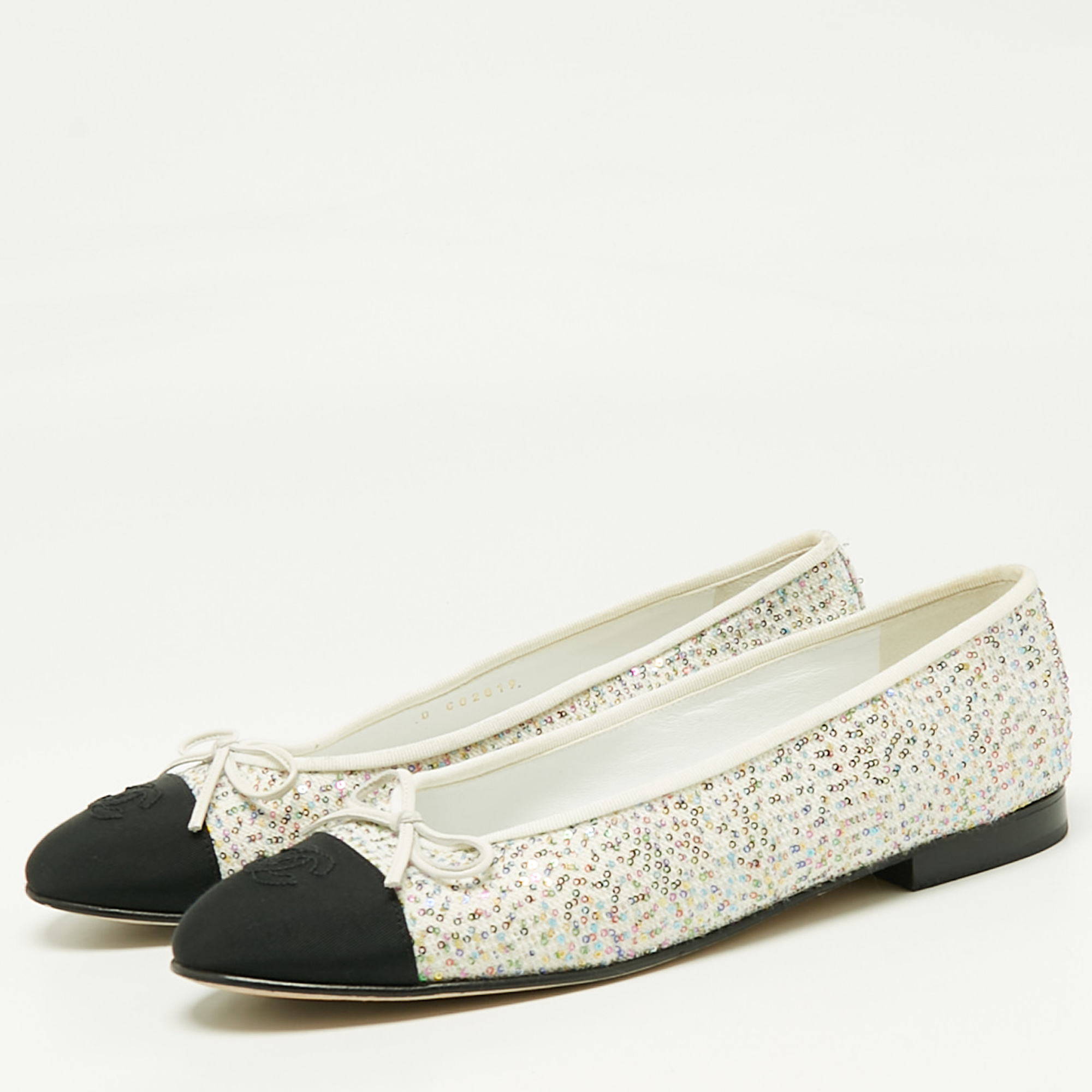 Chanel White/Black Canvas and Sequins CC Ballet Flats Size 40 
