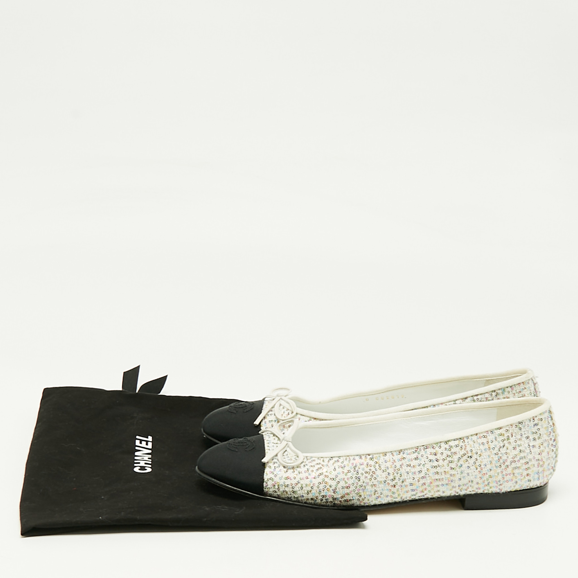 Chanel White/Black Canvas and Sequins CC Ballet Flats Size 40 