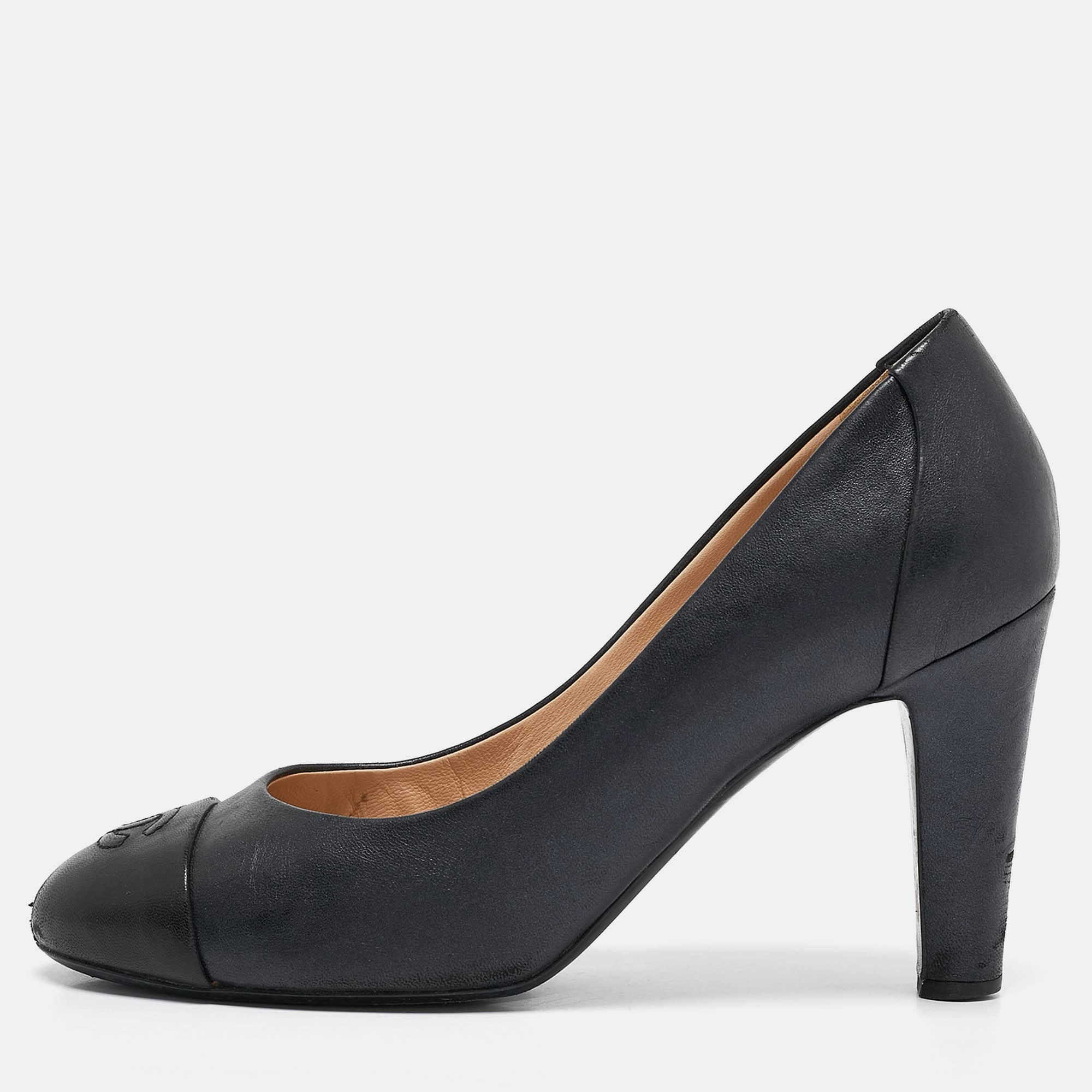 

Chanel Navy Blue Leather CC Cap Toe Pumps Size