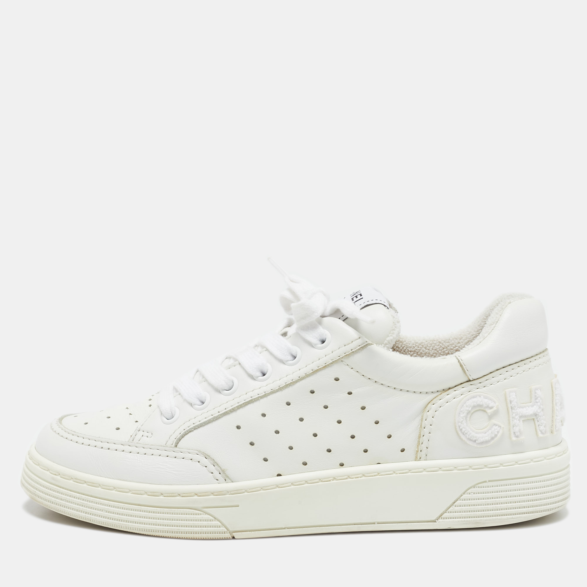 

Chanel White Leather CC Low-Top Sneakers Size