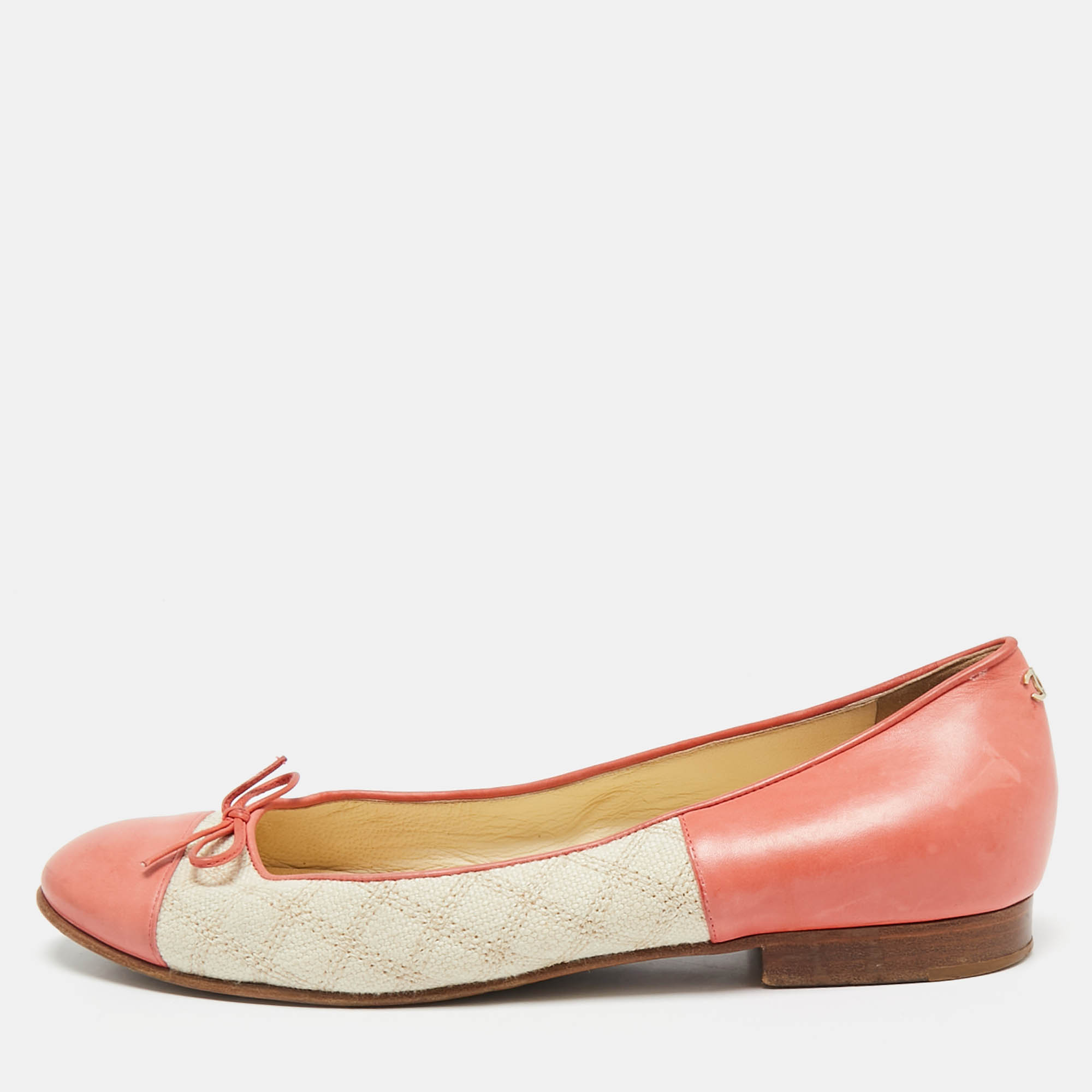 

Chanel Coral Pink/Beige Leather and Canvas Bow Cap Toe Ballet Flats Size