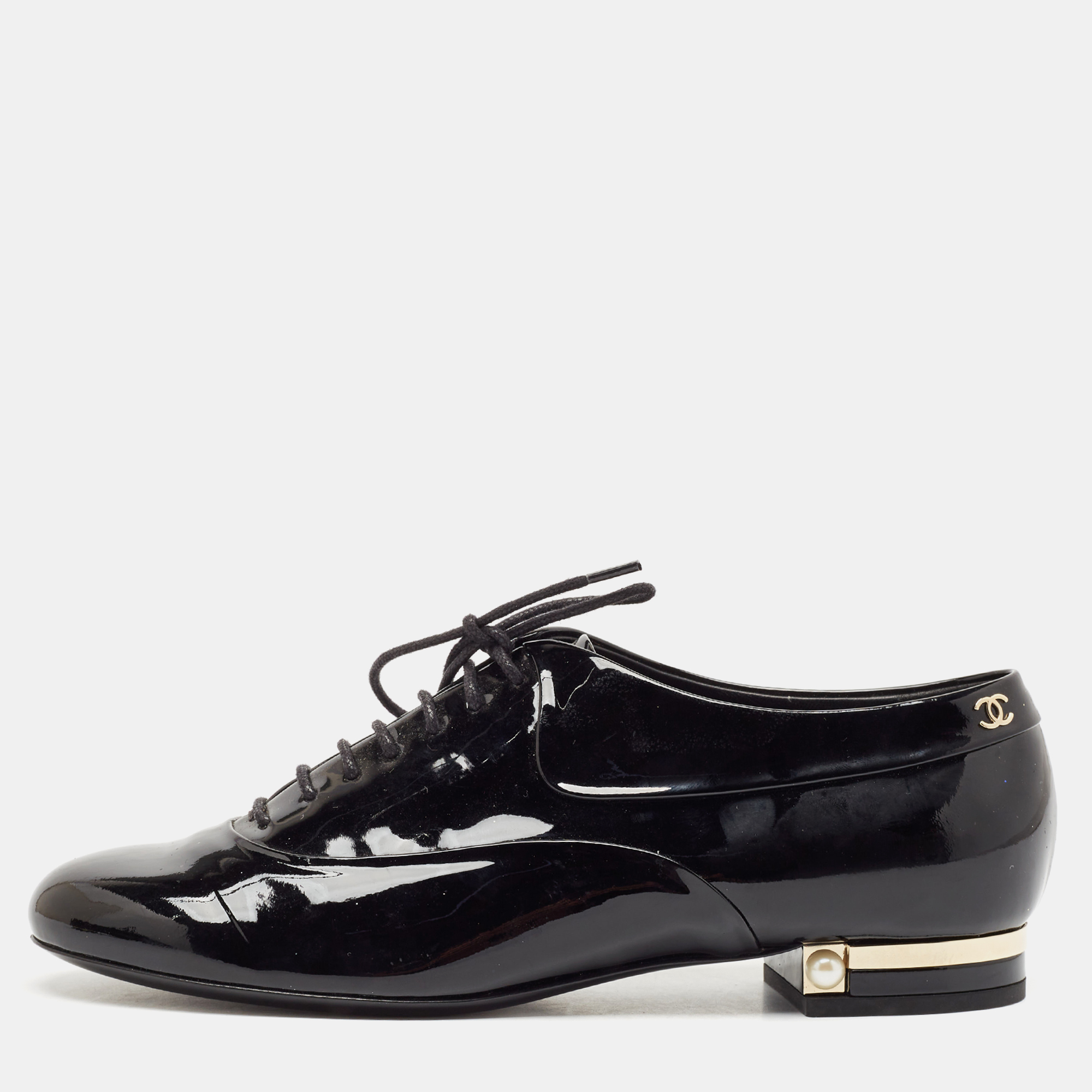 

Chanel Black Patent Leather CC Lace Up Oxfords Size