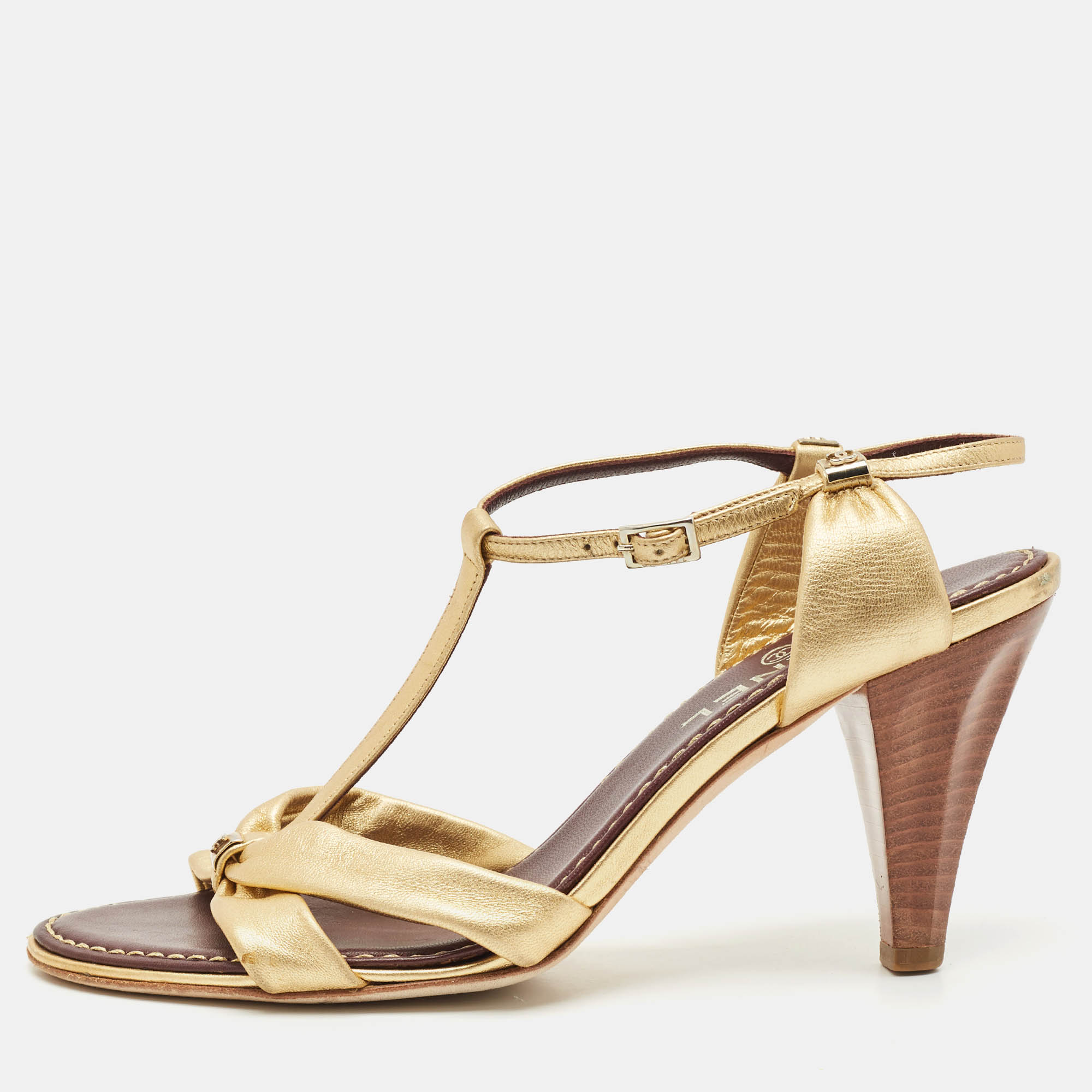 

Chanel Gold Leather Slingback Sandals Size