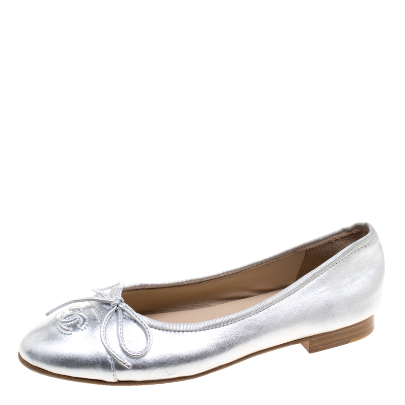 Chanel Metallic Silver Leather CC Cap Toe Bow Ballet Flats Size 38
