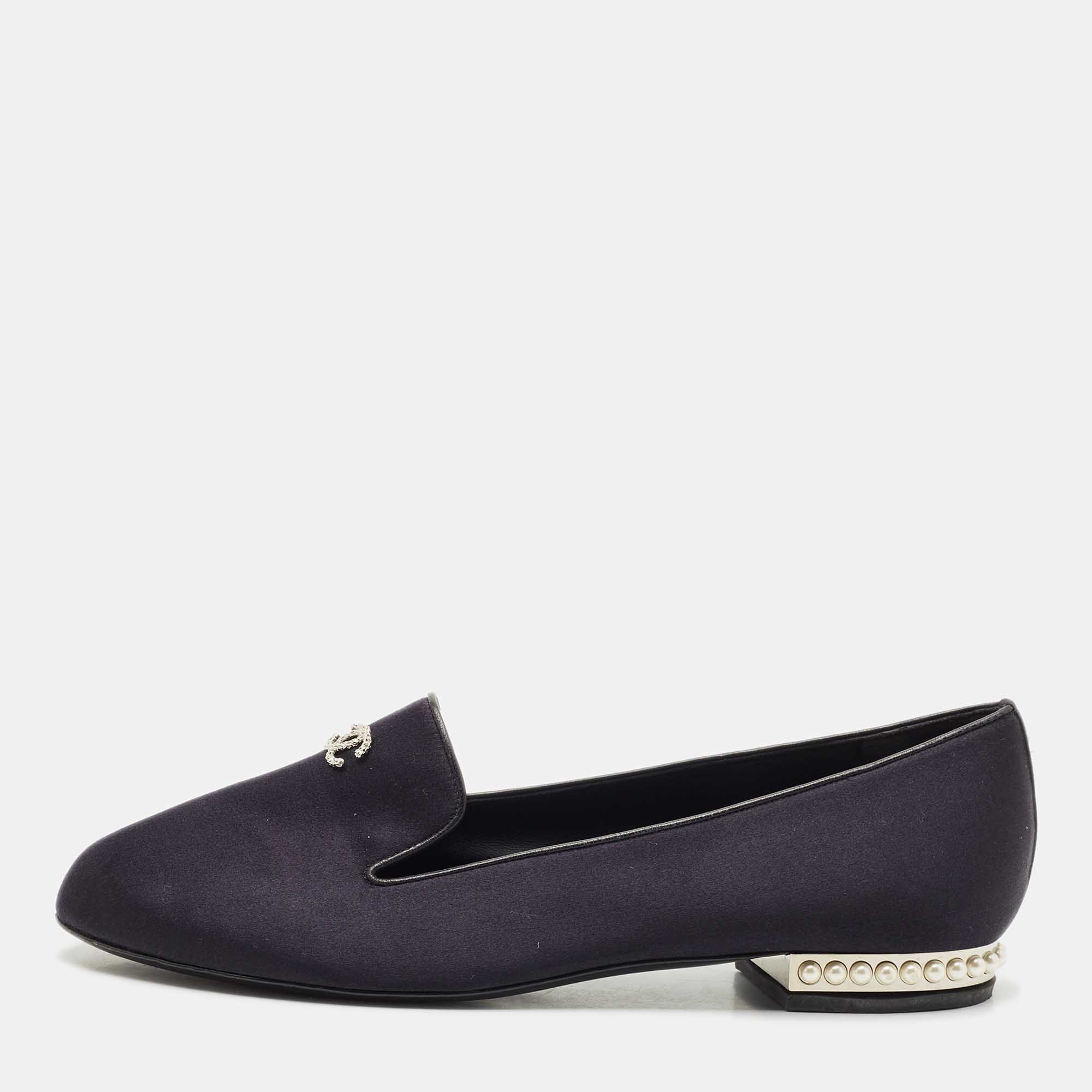 

Chanel Navy Blue Satin CC Pearl Embellished Smoking Slippers Size