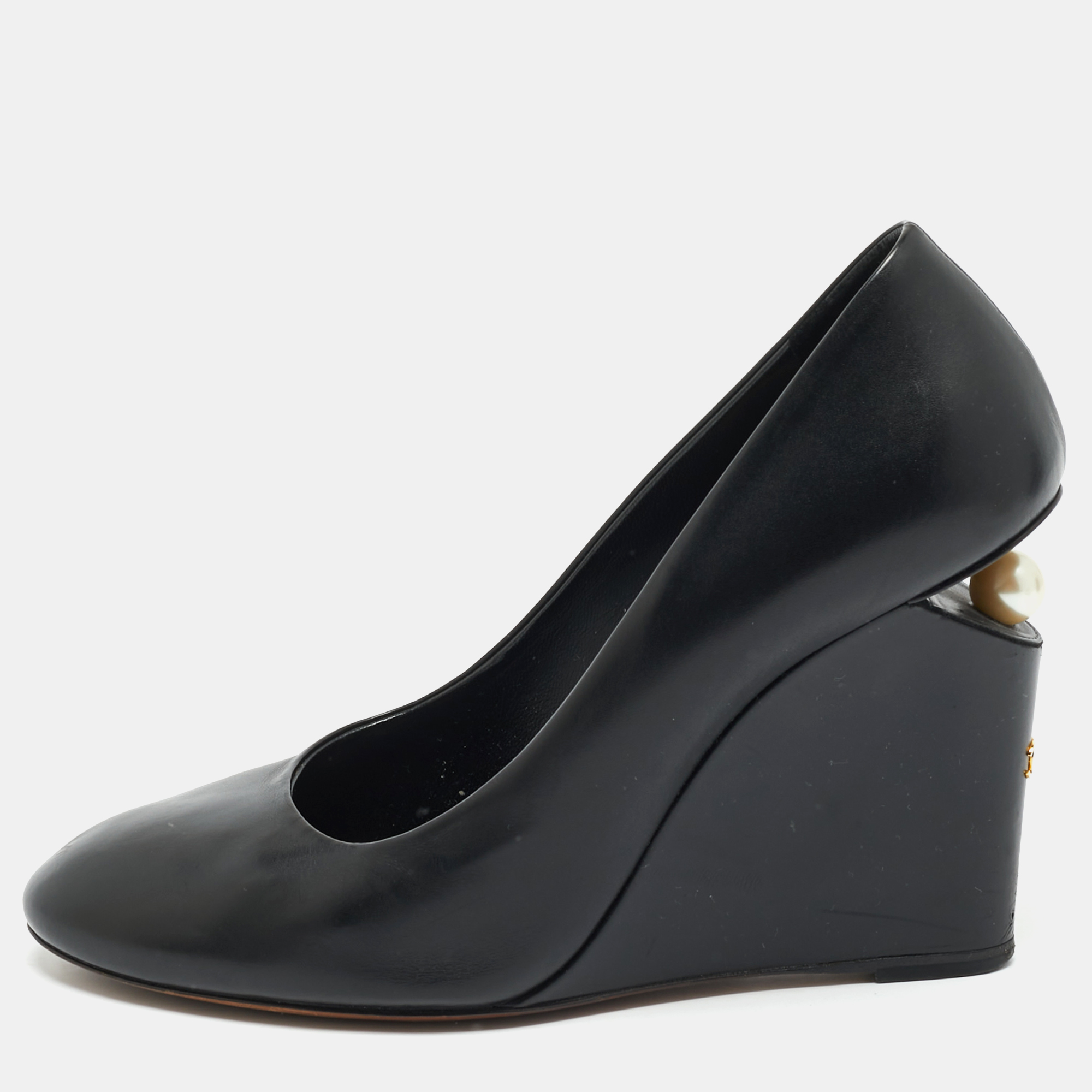 

Chanel Black Leather Pearl Embellished Wedge Round Toe Pumps Size