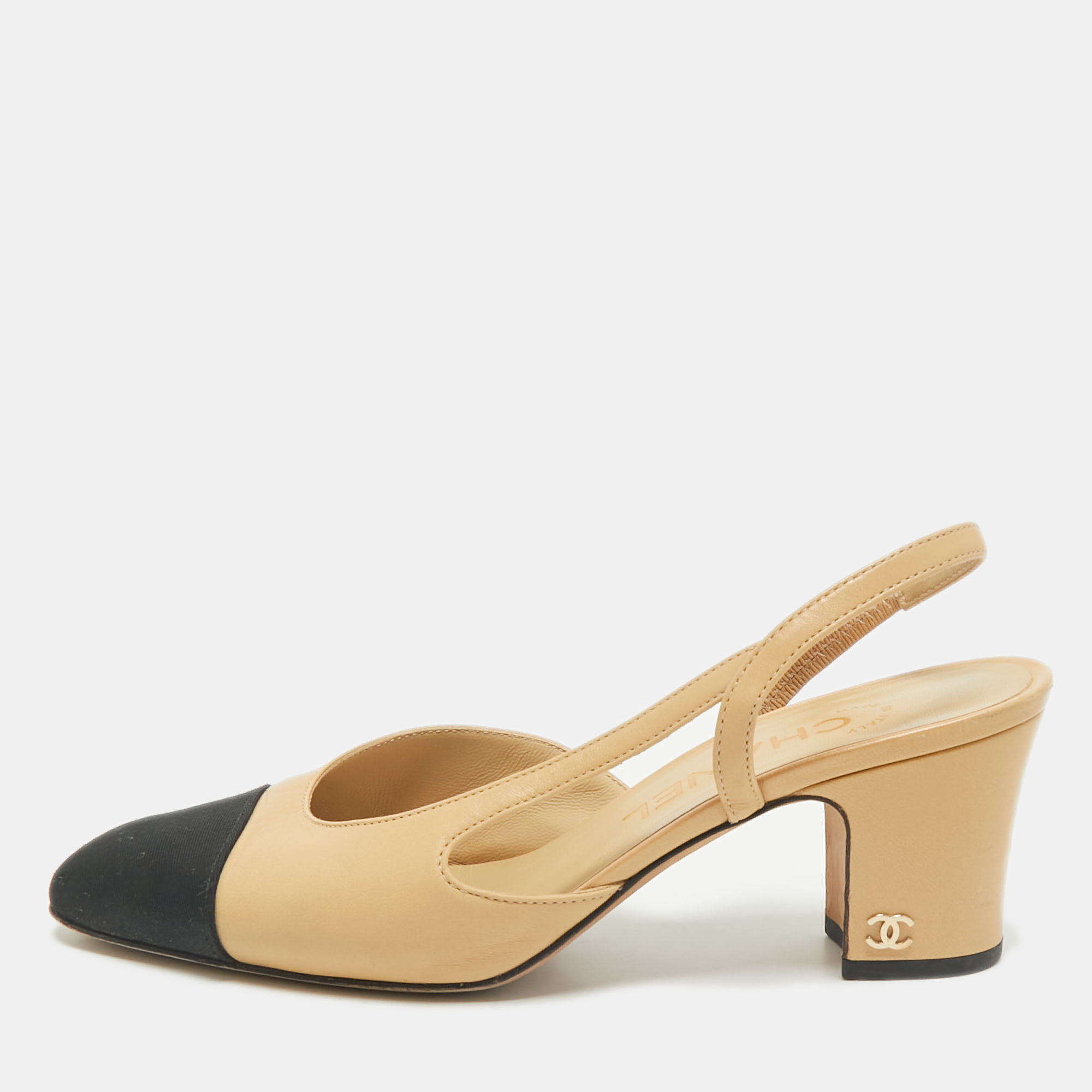

Chanel Beige/Black Leather And Canvas CC Cap Toe Slingback Sandals Size