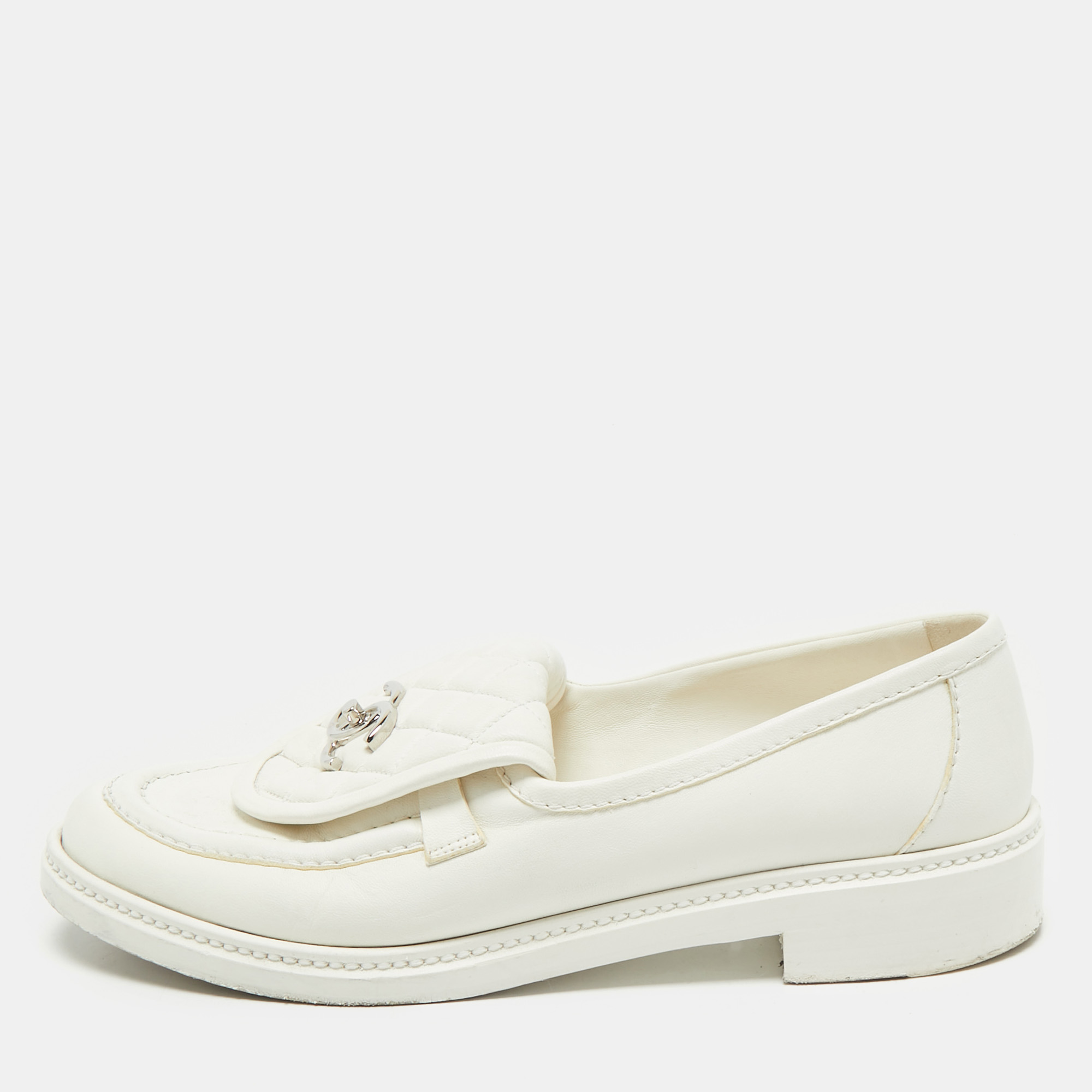 

Chanel White Quilted Leather CC Flap Turnlock Loafers Size