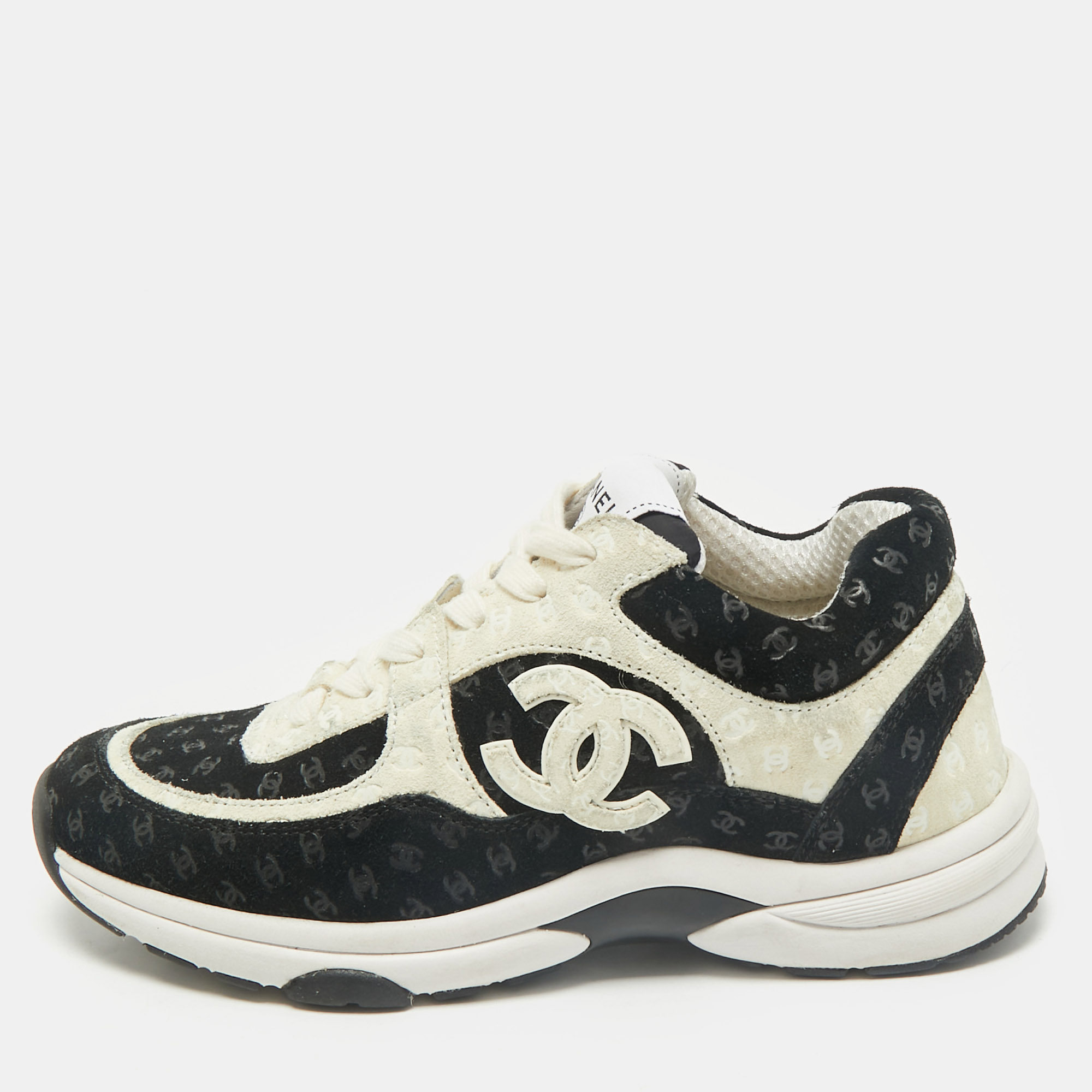 

Chanel Black/White Suede CC Interlocking Logo Low Top Sneakers Size