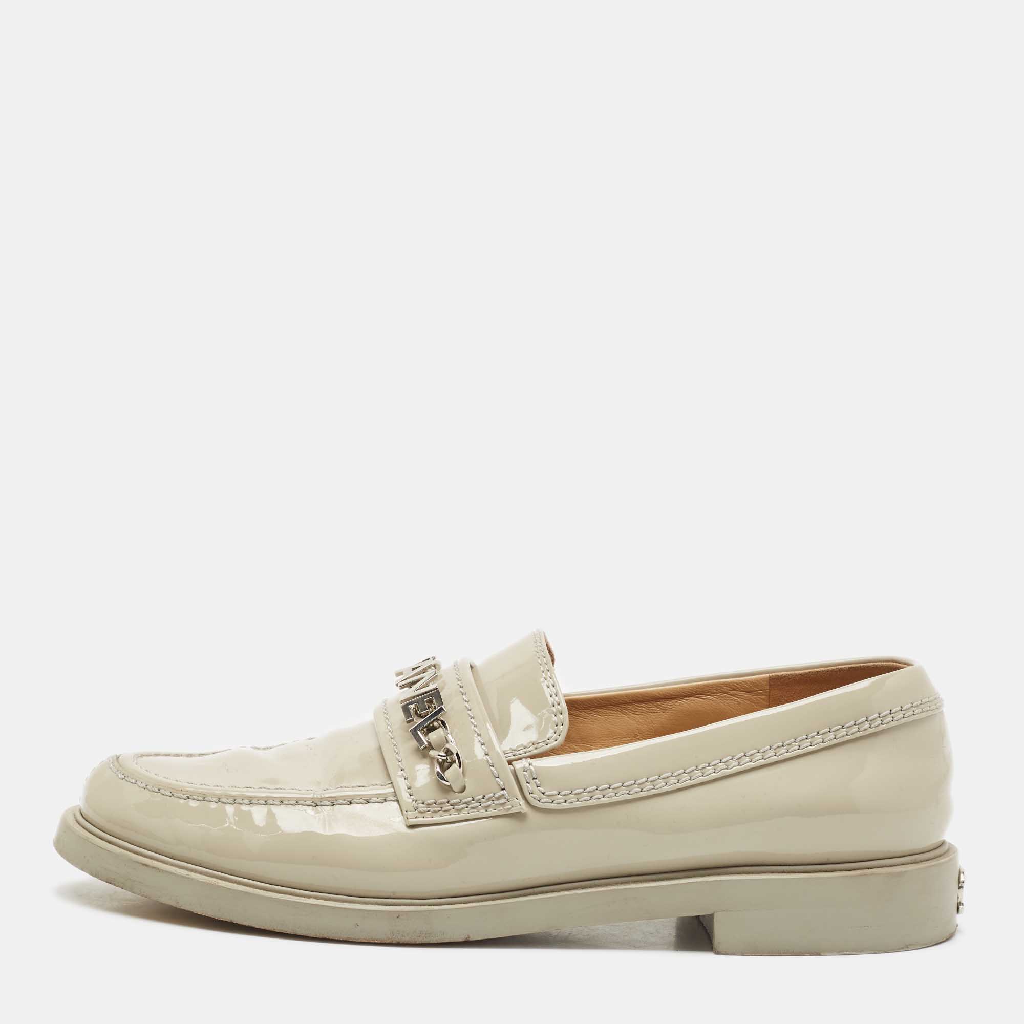 

Chanel Grey Patent Leather Interlocking CC Logo Slip On Loafers Size