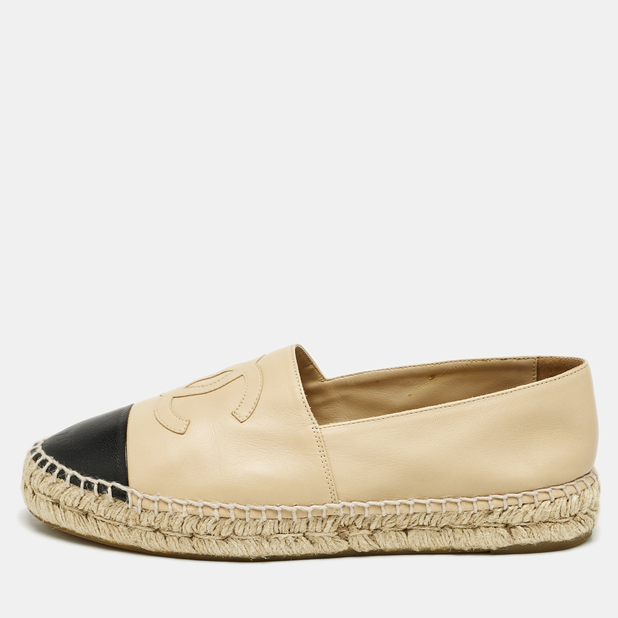 

Chanel Beige/Black Leather Logo CC Cap Toe Espadrille Flats Size
