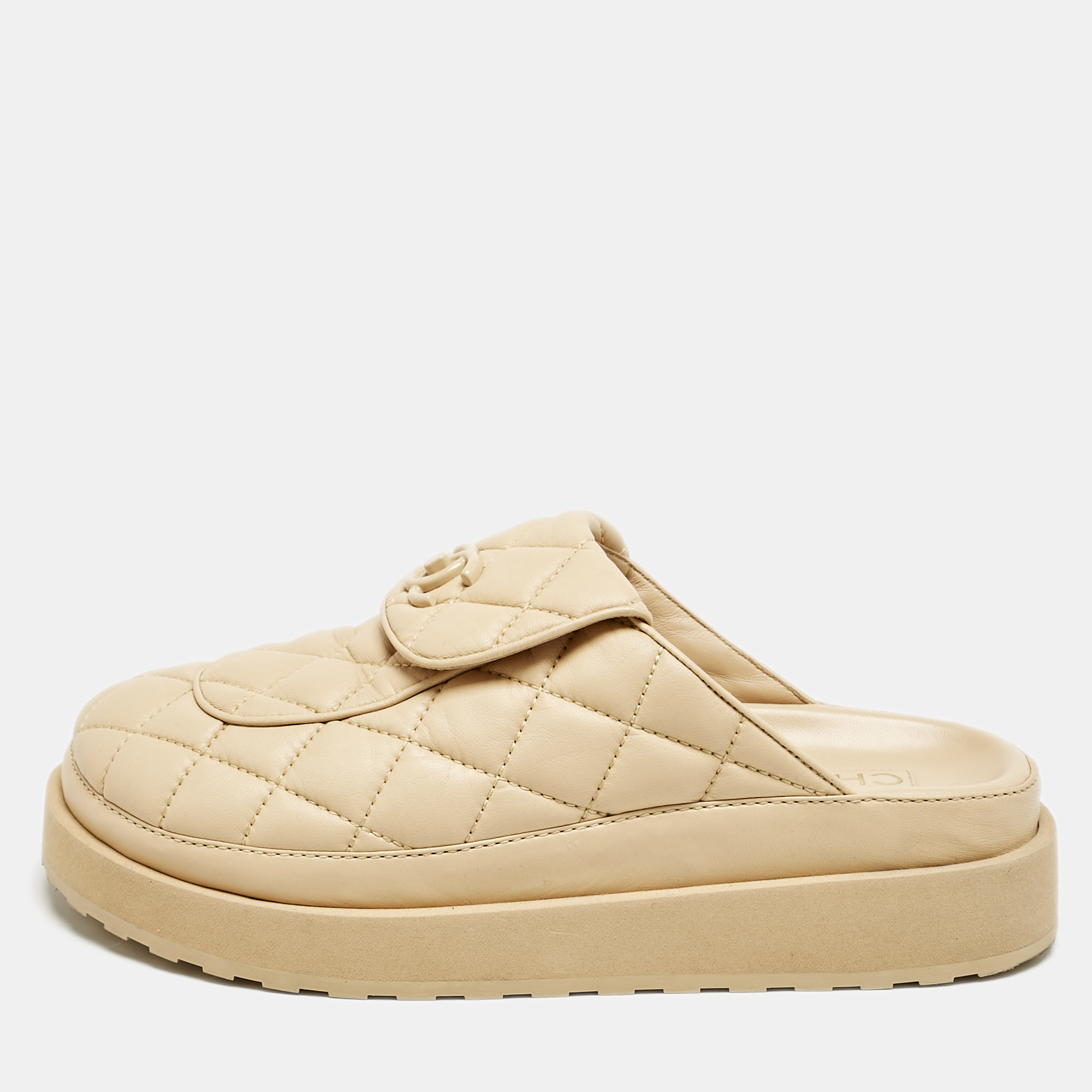 

Chanel Beige Quilted Leather CC Turnlock Platform Mules Size