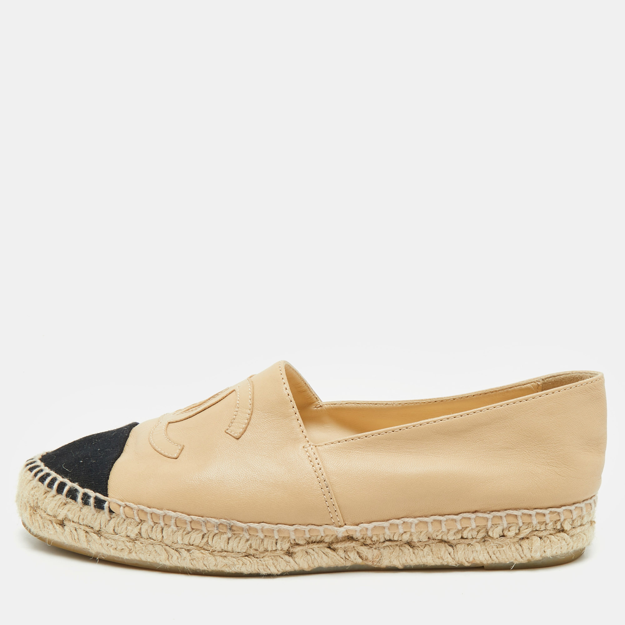 

Chanel Beige/Black Fabric and Leather CC Logo Espadrilles Size
