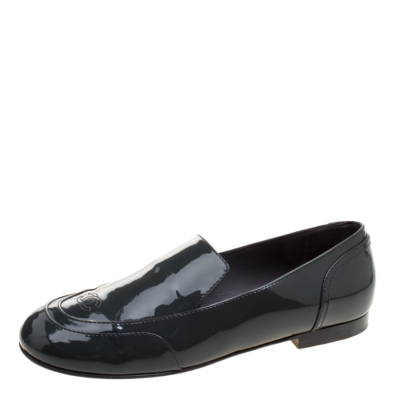 Chanel Grey Patent Leather CC Loafers Size 38.5