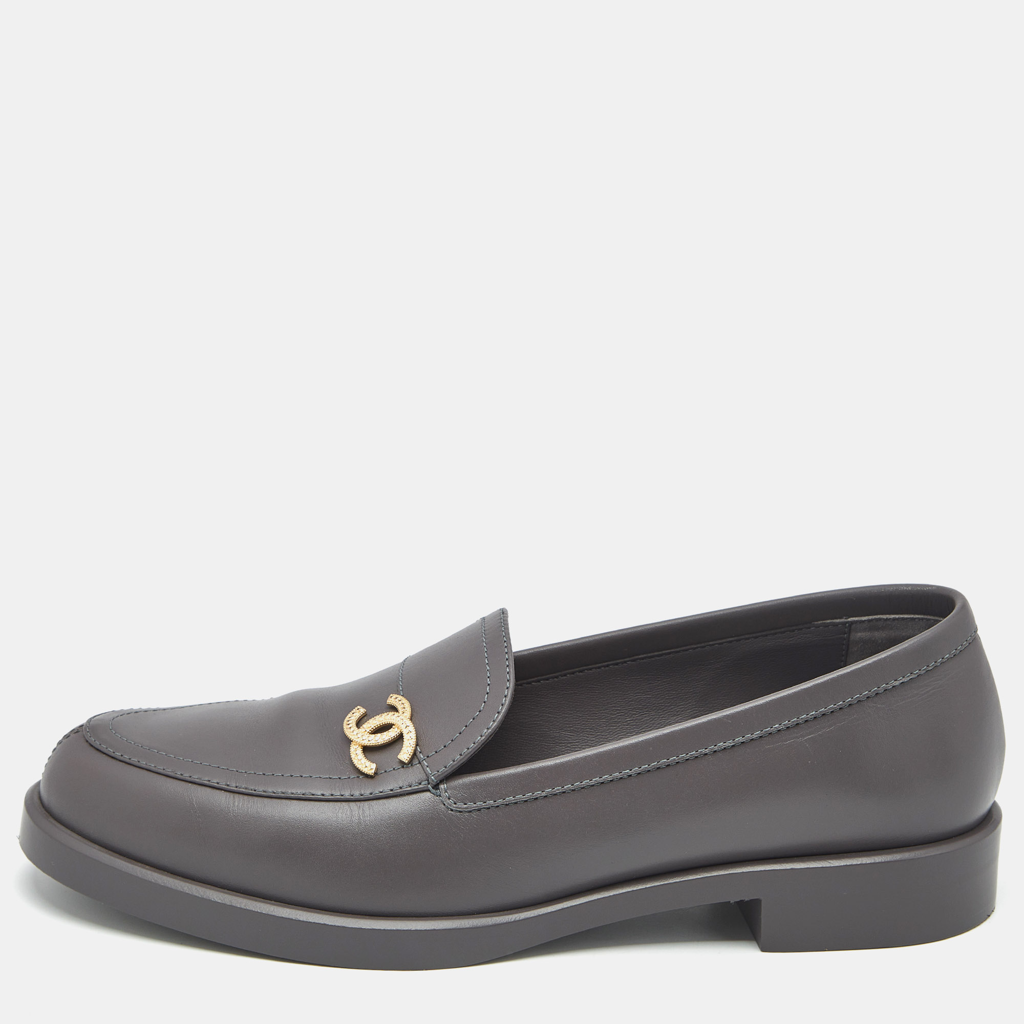 Pre-owned Chanel Grey Leather Cc Slip On Loafers Size 40.5