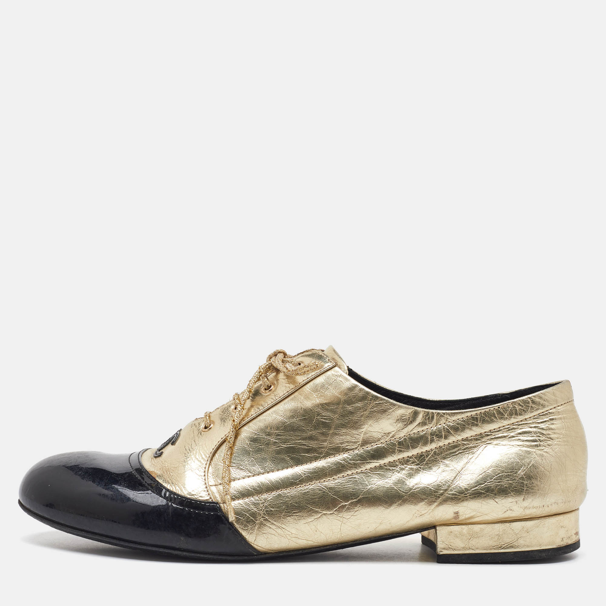 Pre-owned Chanel Gold/black Leather And Patent Leather Cc Lace Up Oxfords Size 38.5