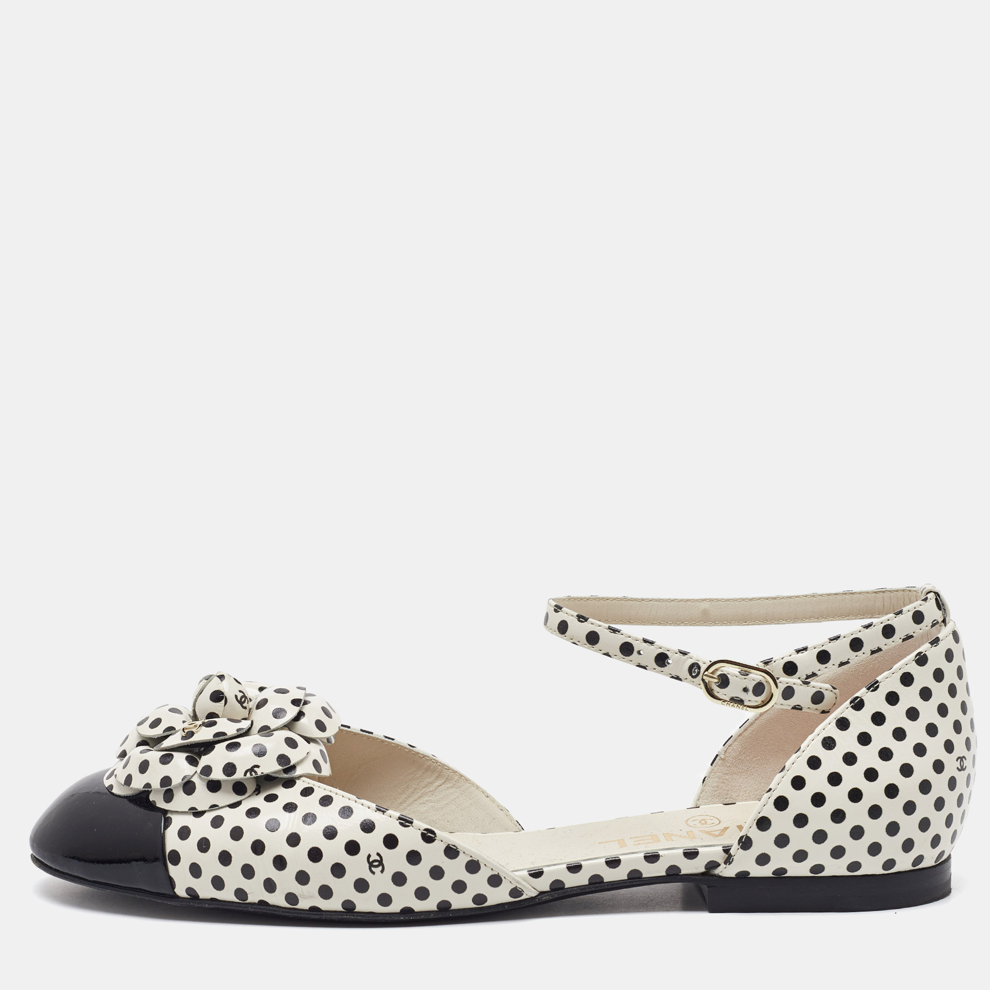 Pre-owned Chanel White/black Polka Dots Printed Leather Cc Camellia Ankle Strap Flats Size 38