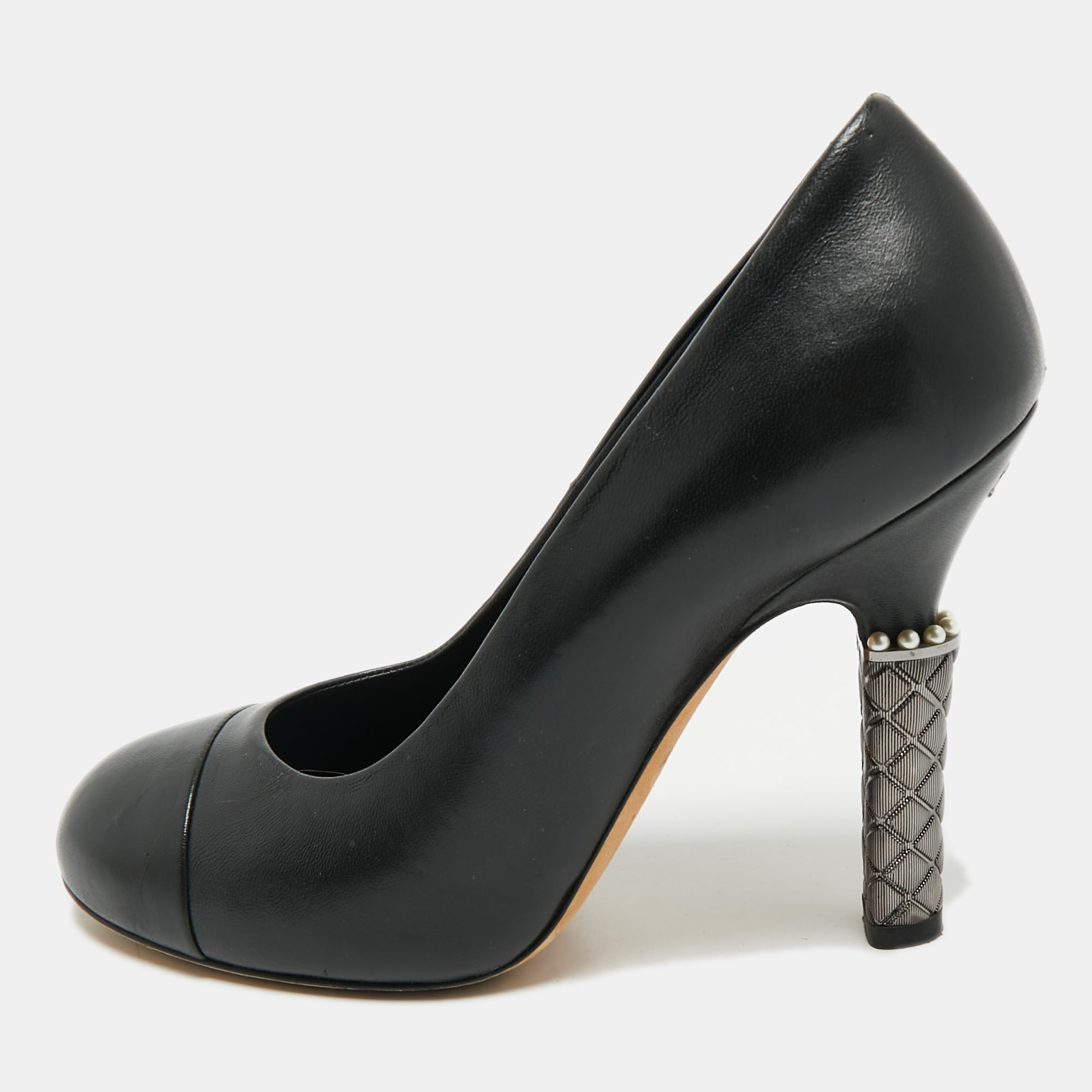 

Chanel Black Leather Faux Pearl Detail Heel Cap Toe Pumps Size