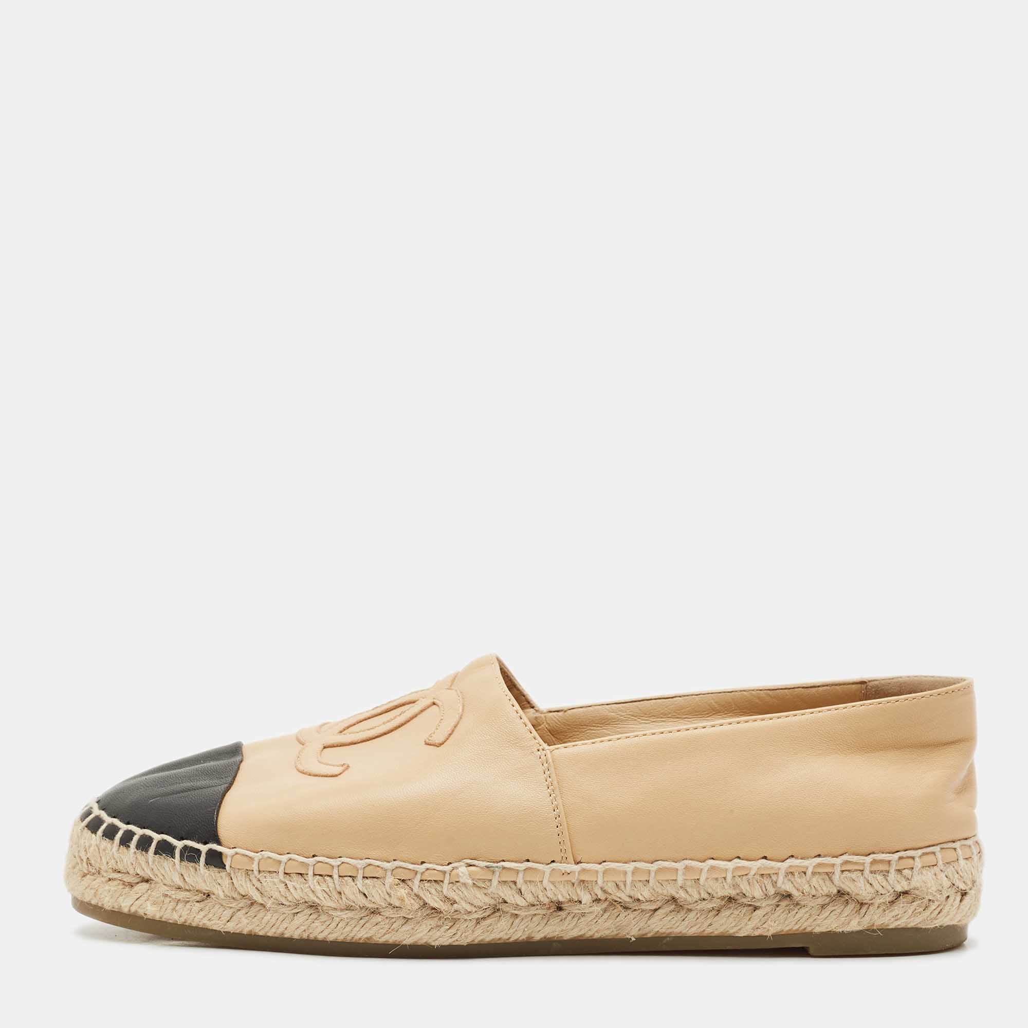 

Chanel Beige/Black Leather CC Cap Toe Espadrille Flats Size